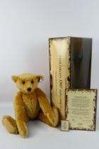 Steiff - A boxed Limited Edition Steiff 'British Collectors 1907 Replica Teddy Bear'.