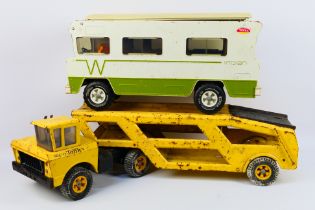 Tonka - 2 x large Tonka vehicles - Lot includes a yellow car carrier.