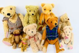 Gigi Collection - Barnaby Bears - McBear - Others - A sleuth of nine unboxed bears,
