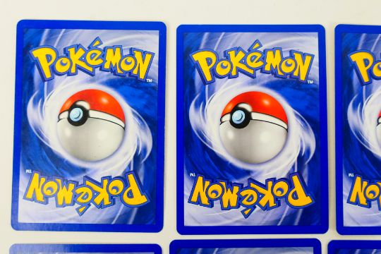 Pokemon - A complete set of 75 x Neo Discovery cards all housed in album pages so appear Near Mint. - Image 21 of 24