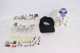 Hasbro - Micro Machines - Star Wars - A collection of unboxed Star Wars Micro Machines Figures,