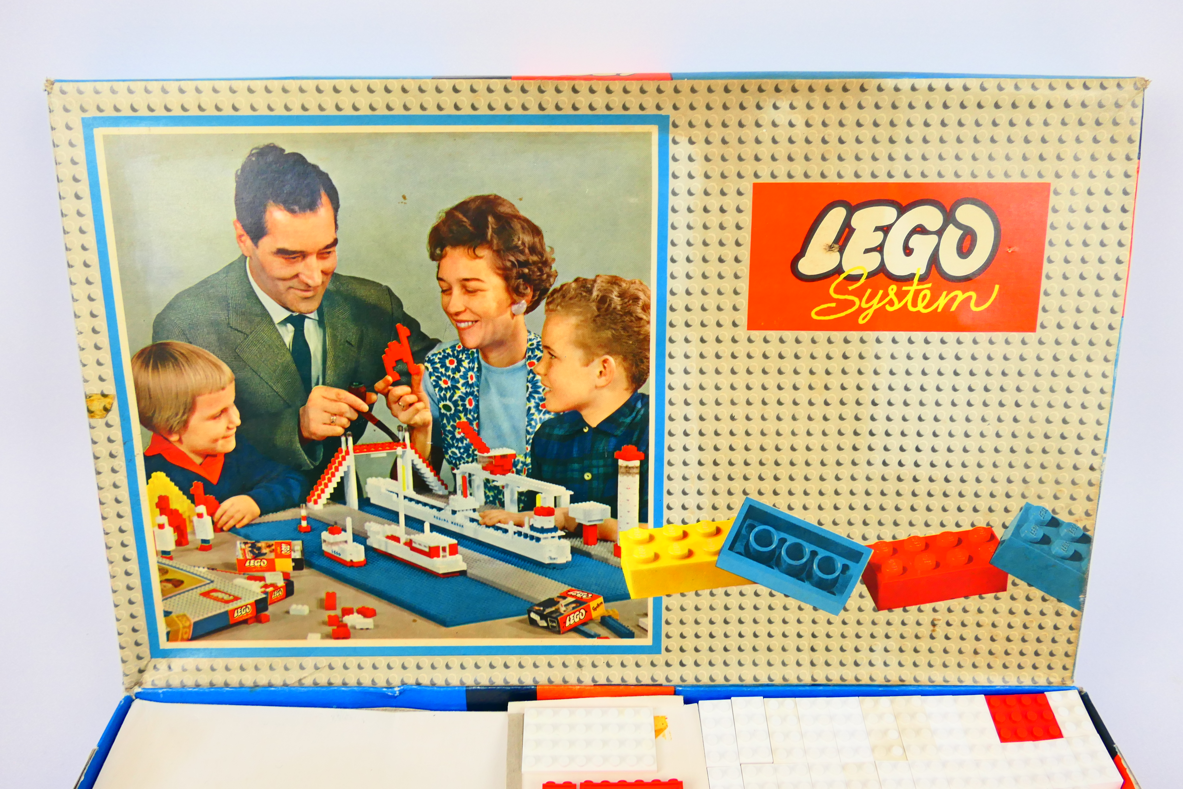 Lego - A boxed 1959 Lego System 700/0 set. - Image 7 of 8