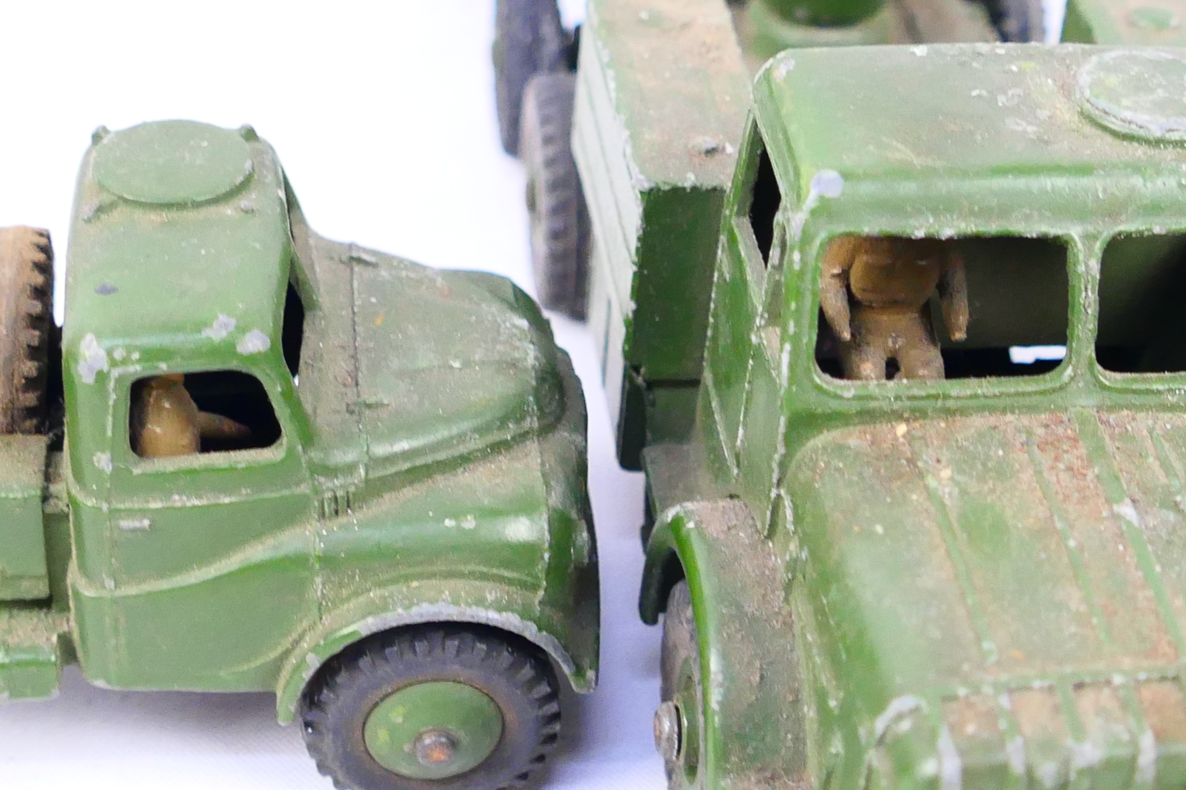 Dinky - A collection of unboxed military vehicles including Mighty Antar tank transporter # 660, - Image 7 of 10