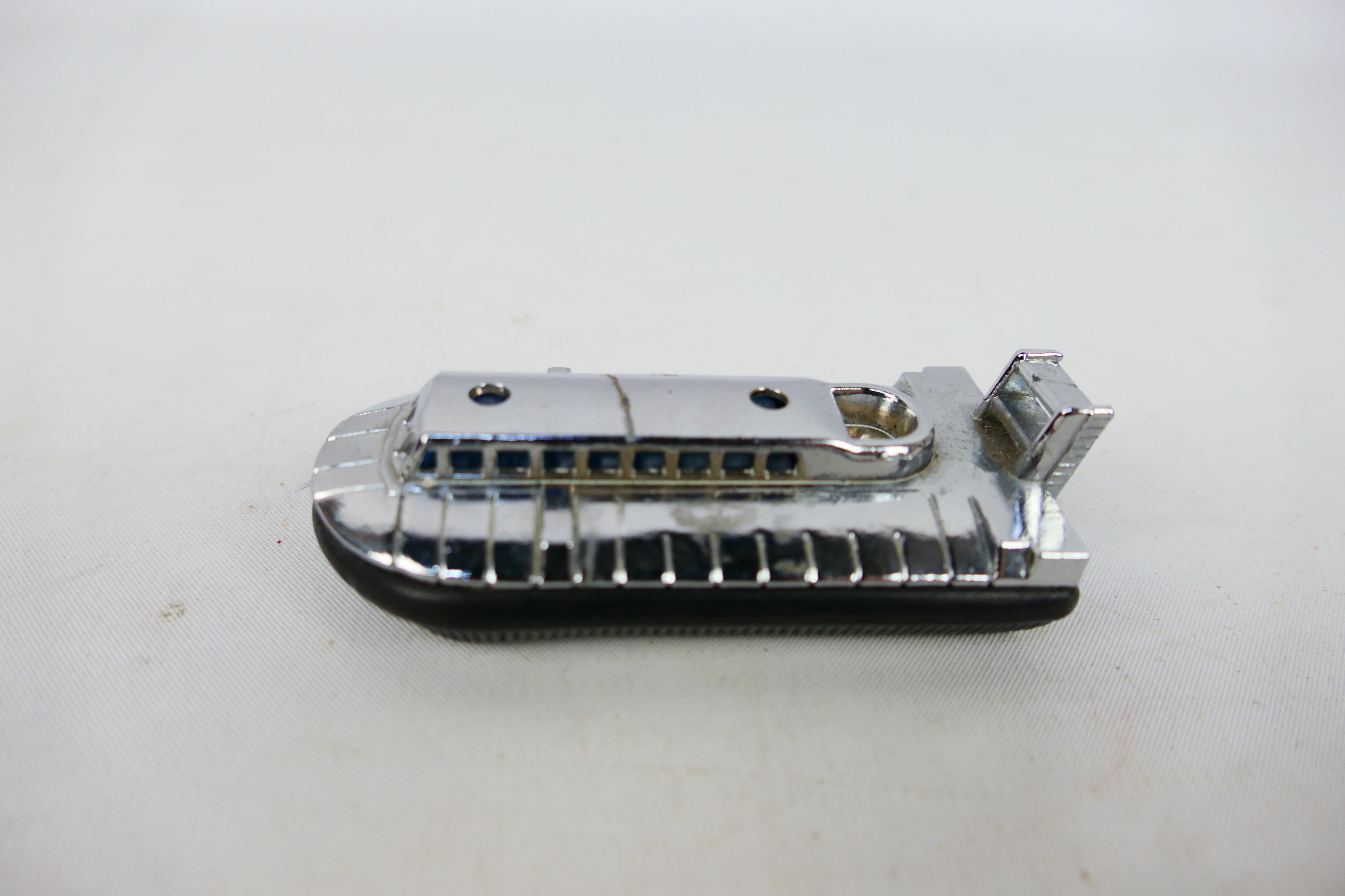 Matchbox - An unboxed possible pre production SRN6 Hovercraft # 72 in a chromed or polished finish. - Image 2 of 12
