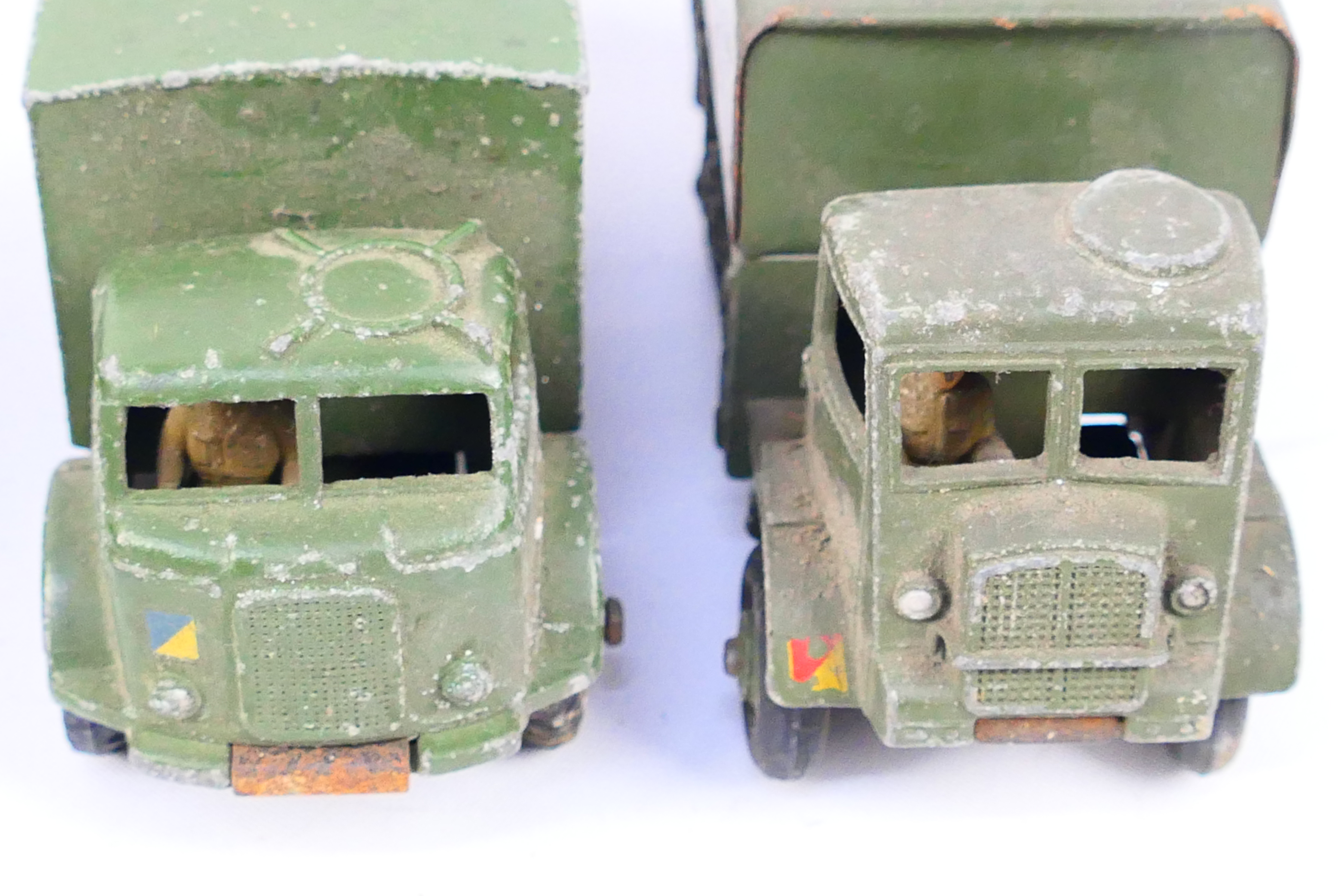 Dinky - A collection of unboxed military vehicles including Mighty Antar tank transporter # 660, - Image 10 of 10