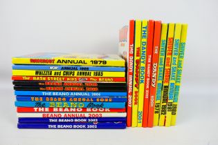 The Beano - The Dandy - Others - A group of vintage children's annual including The Dandy Book 2002;