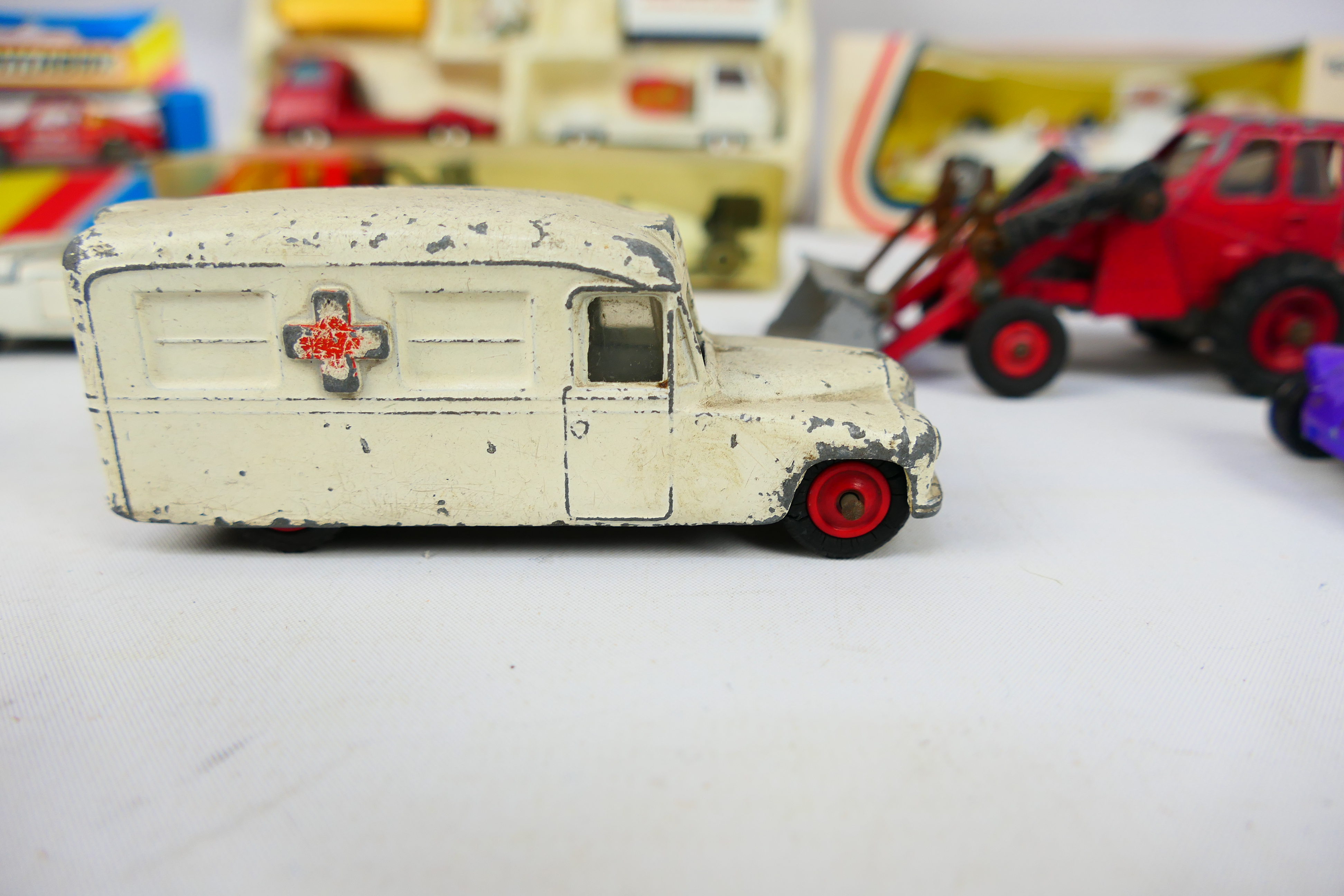 Dinky - Matchbox - Corgi - A collection of diecast model vehicle comprising of a boxed Corgi - Image 8 of 14