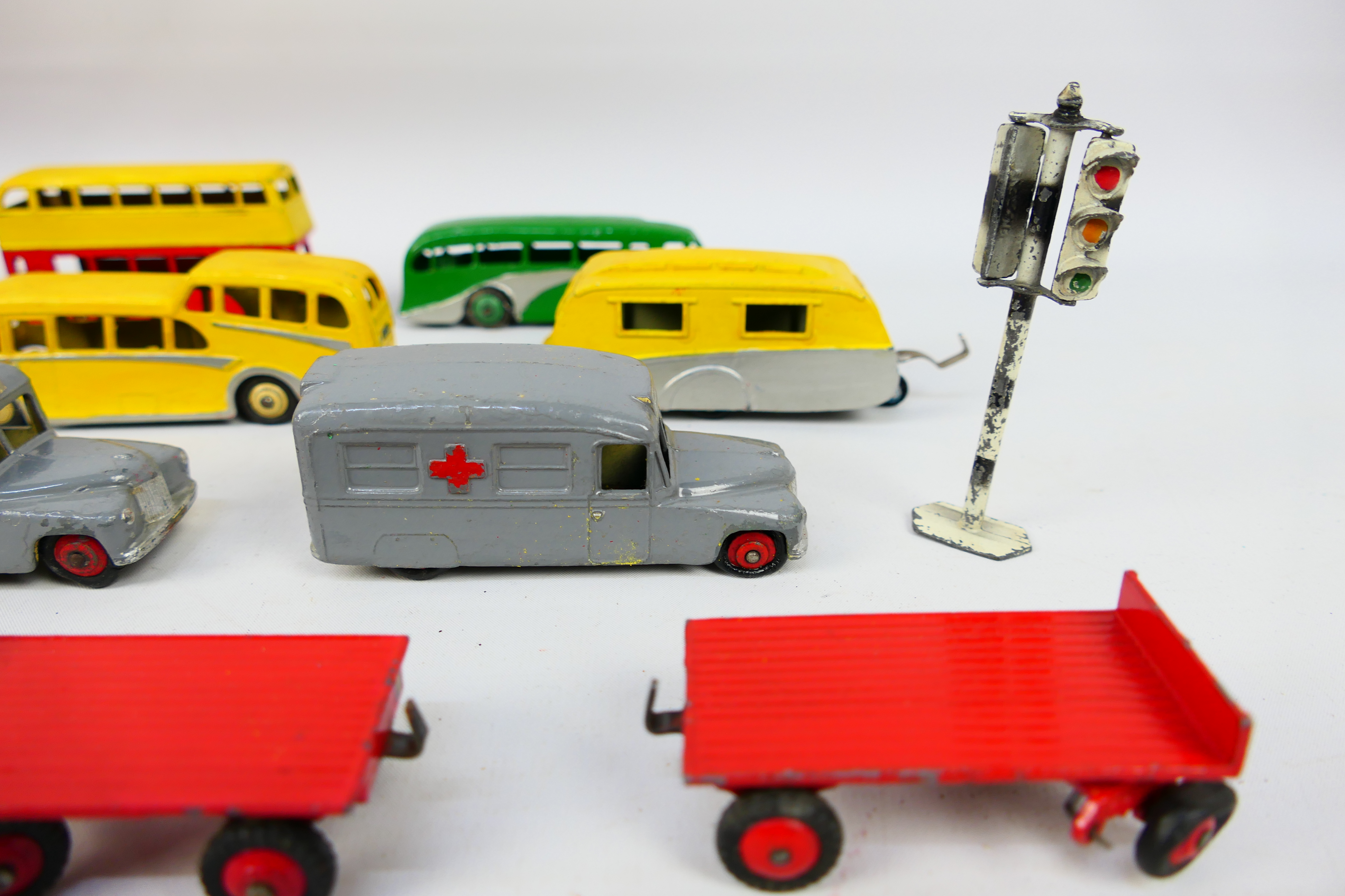 Dinky Toys - A group of repainted Dinky Toys including #109 Austin Healey; #480 Bedford Van; - Image 7 of 20