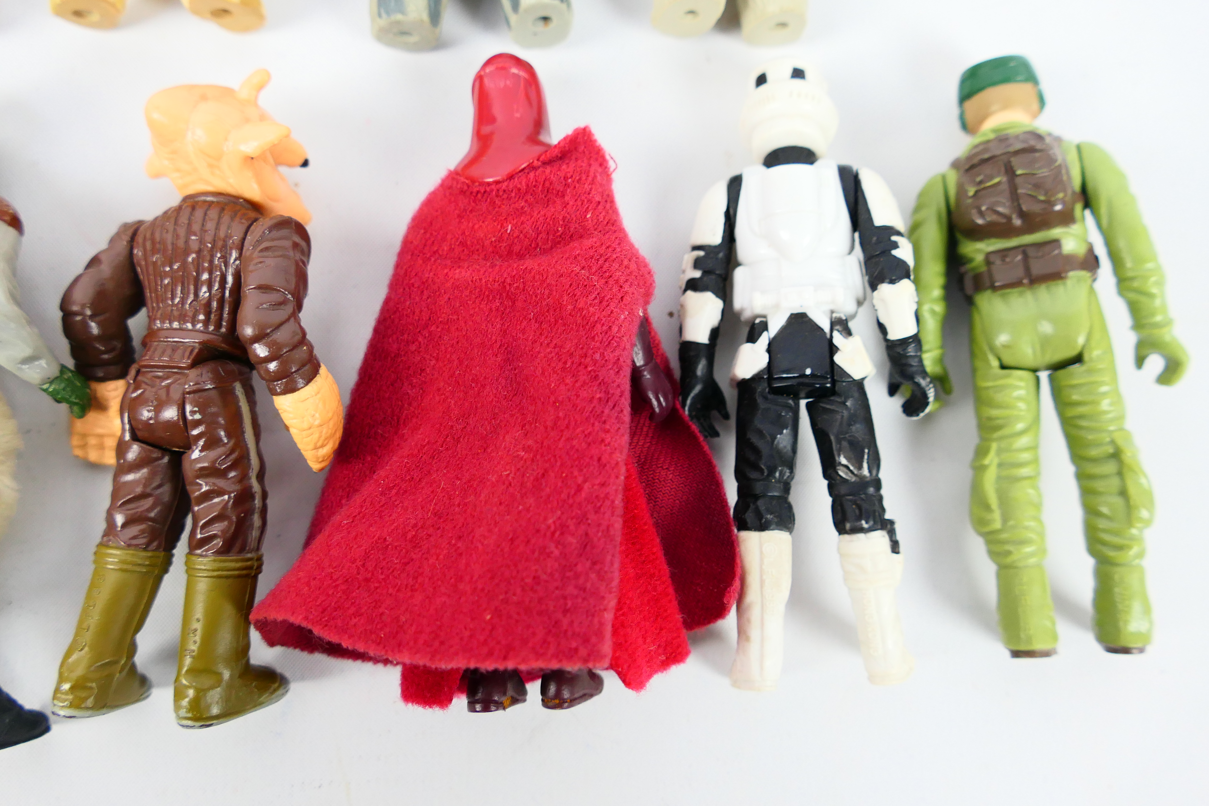 Kenner - Star Wars - A Collection of twelve Vintage Star Wars Figures from 1983 comprising of Chief - Image 8 of 11