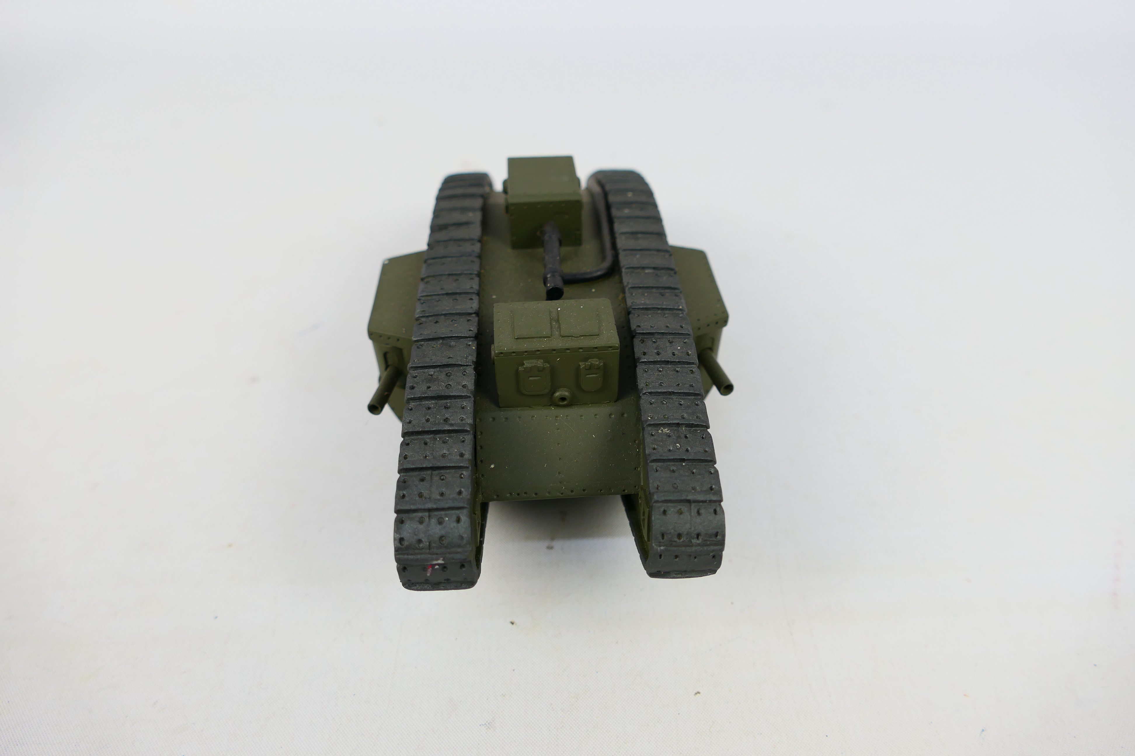 Hart Models - A white metal and resin Mark V tank in 1:48 scale. - Image 10 of 10