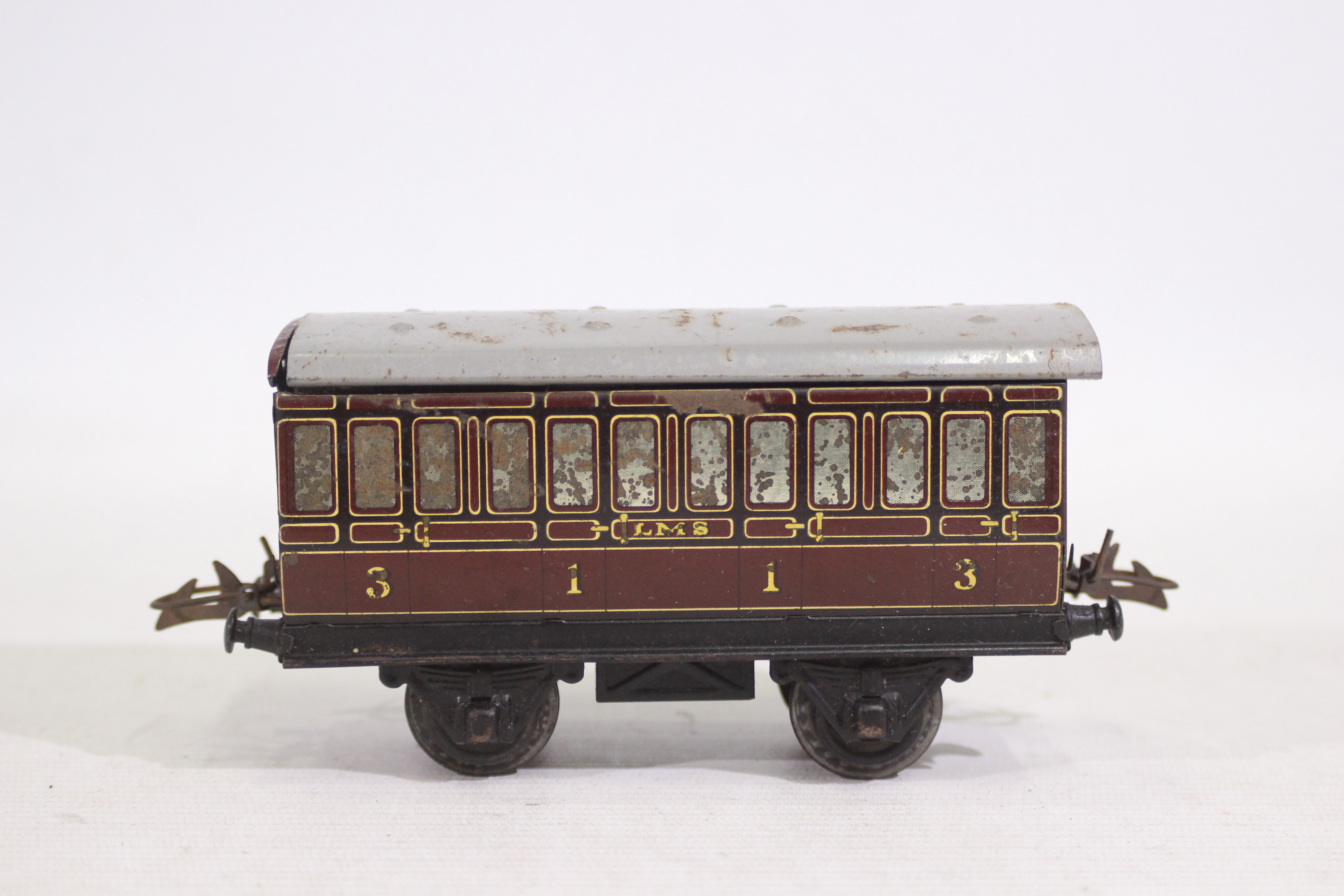 Hornby - A boxed O gauge clockwork Passenger Train Set # 501. - Image 5 of 9