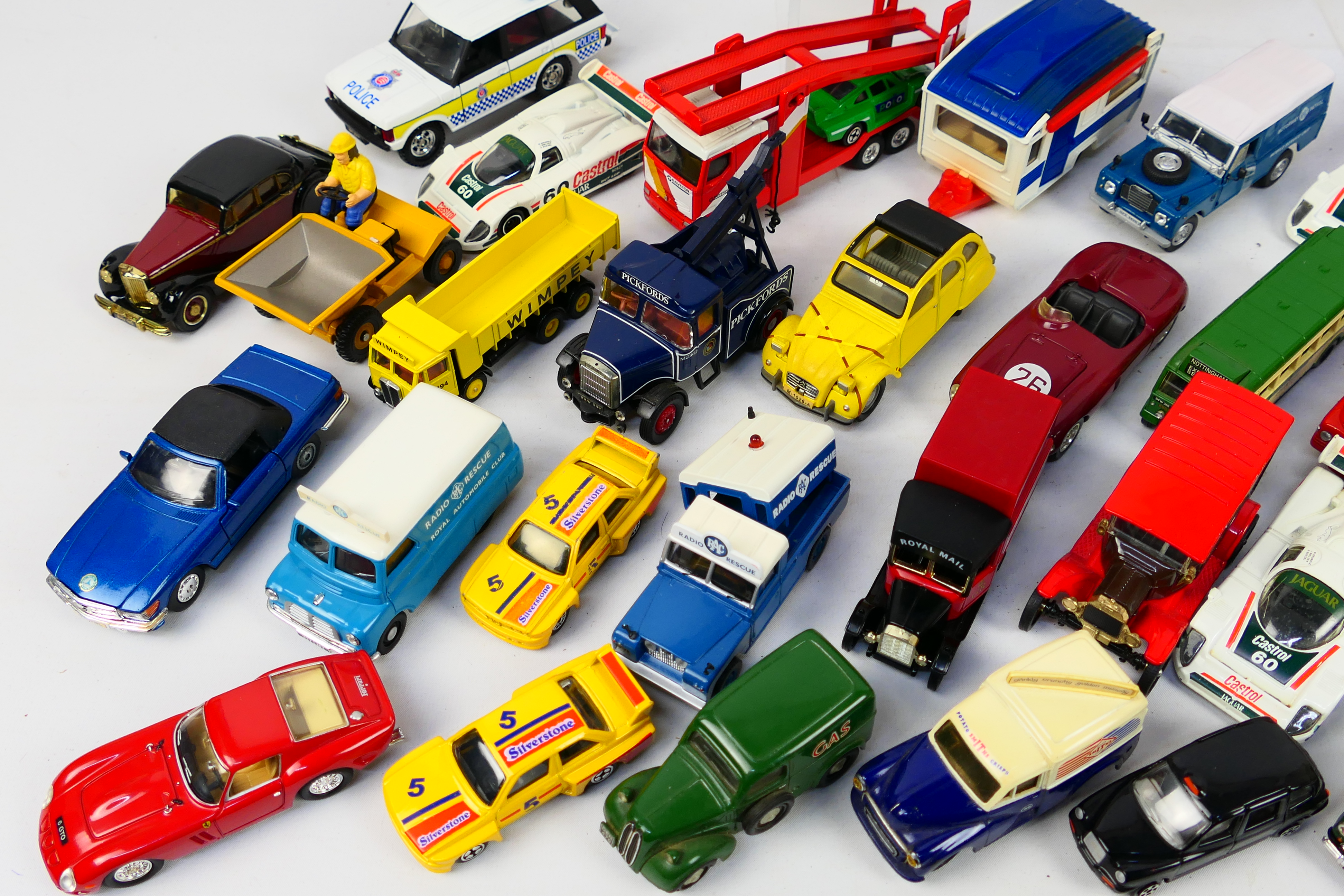 Corgi - EFE - An assortment of approximately 40 Corgi and EFE vehicles including a Corgi vehicle - Image 3 of 4