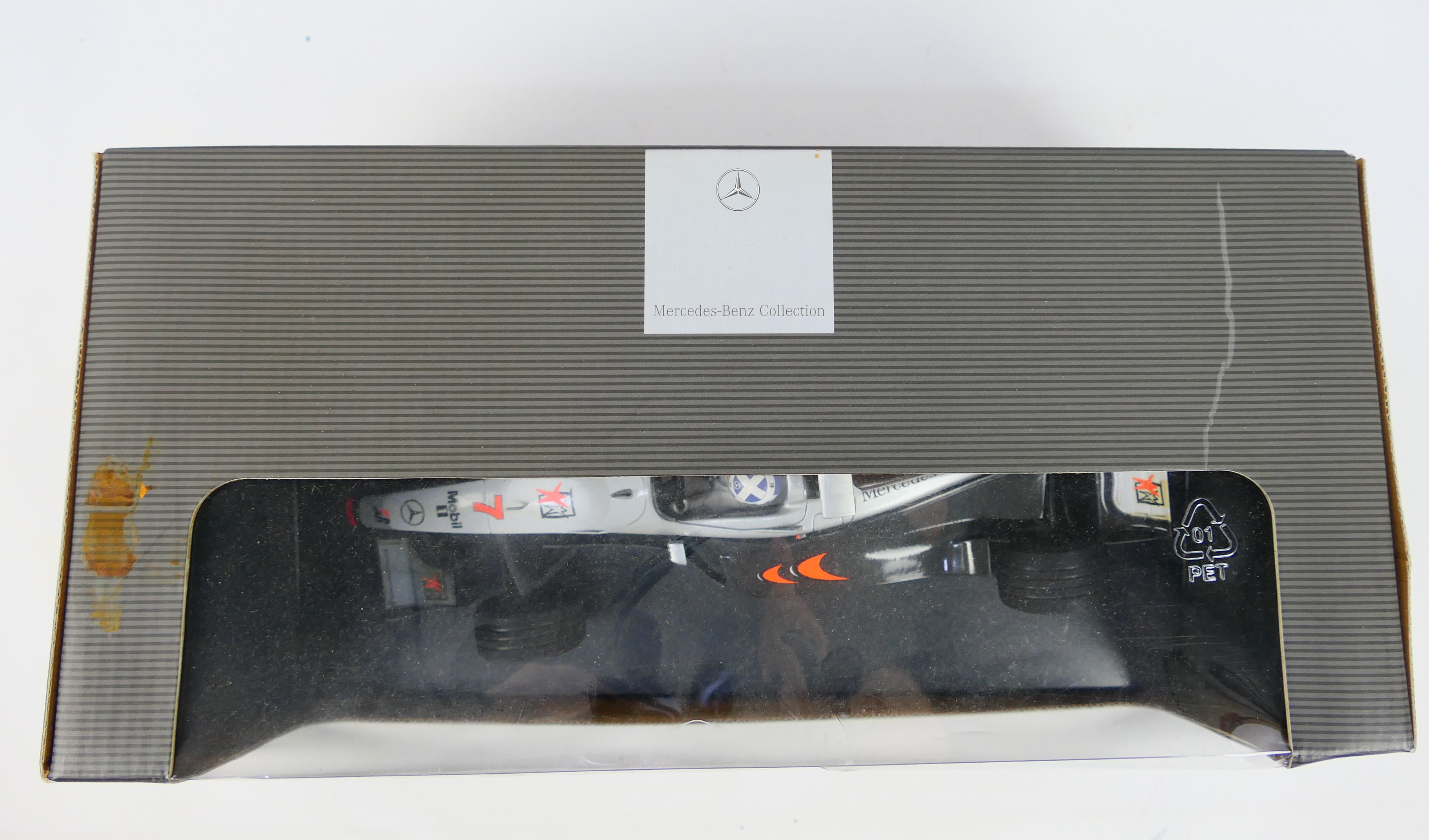 Minichamps - A boxed 1:18 scale Minichamps B6 6960220 diecast McLaren Mercedes F1 Racing Car, - Image 6 of 12