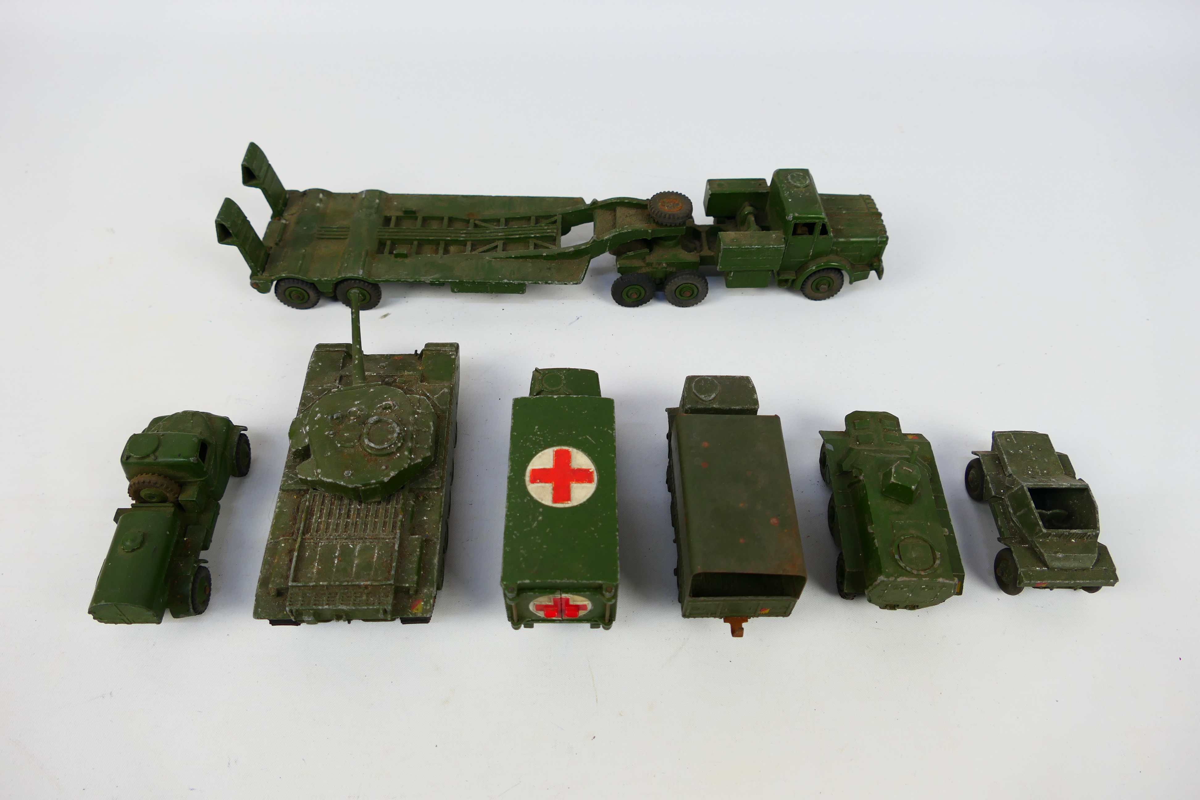 Dinky - A collection of unboxed military vehicles including Mighty Antar tank transporter # 660, - Image 3 of 10