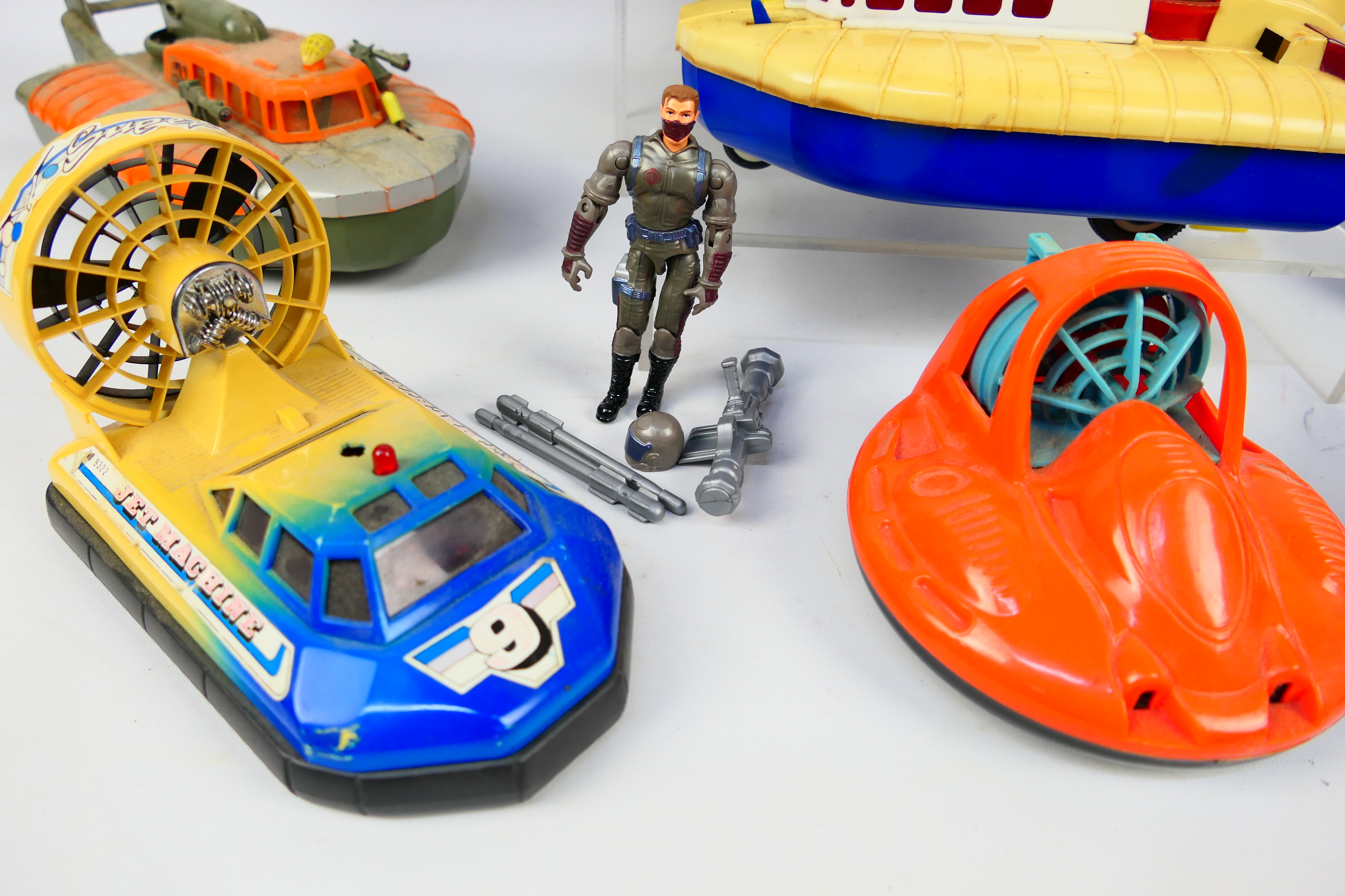 Hasbro - Marx - Other - A collection of unboxed hovercraft toys including a G.I. - Image 3 of 8