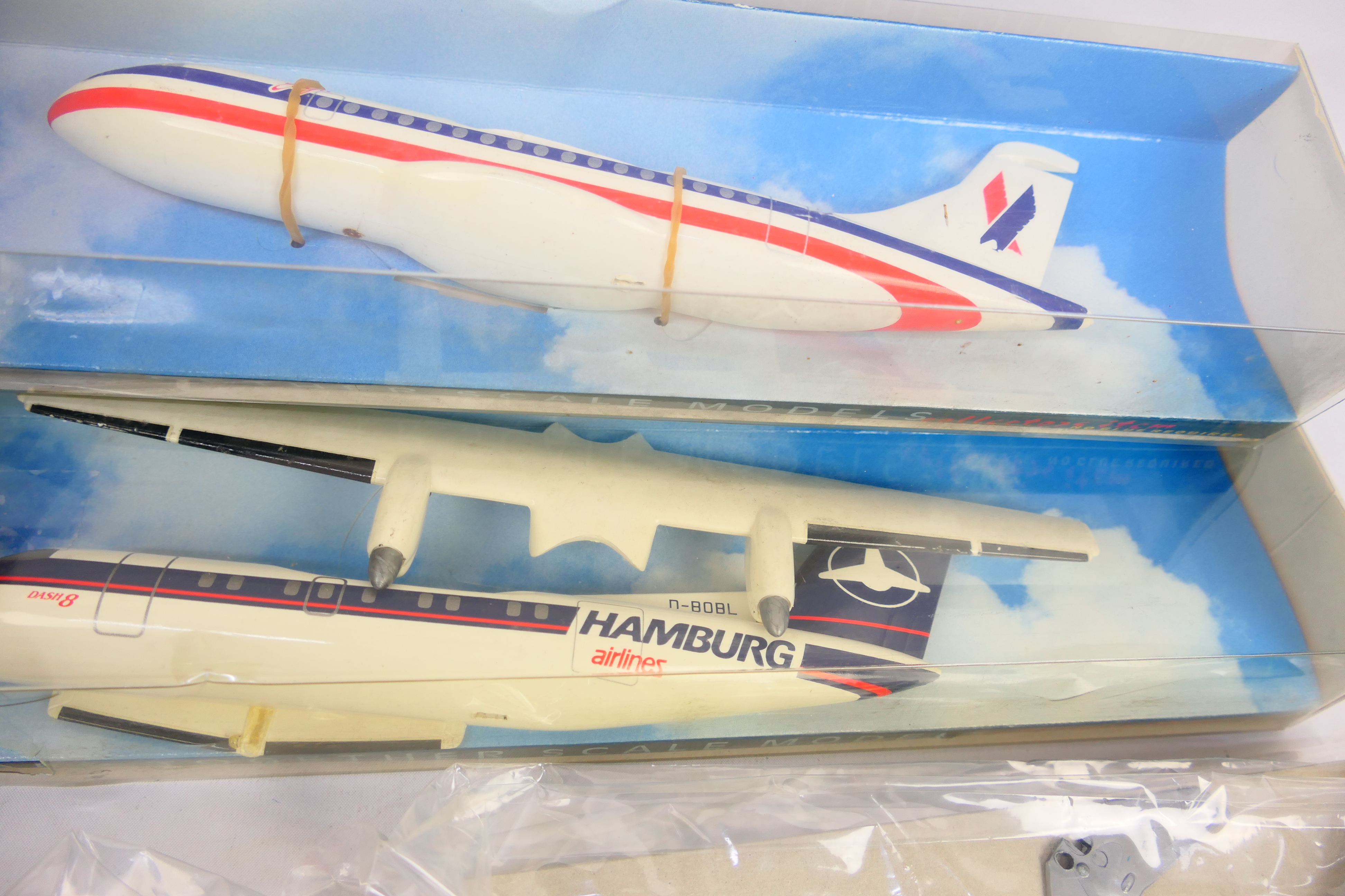 Wooster - Others - A mixed collection of 21 plastic commercial airline model aircraft kits in - Image 8 of 10