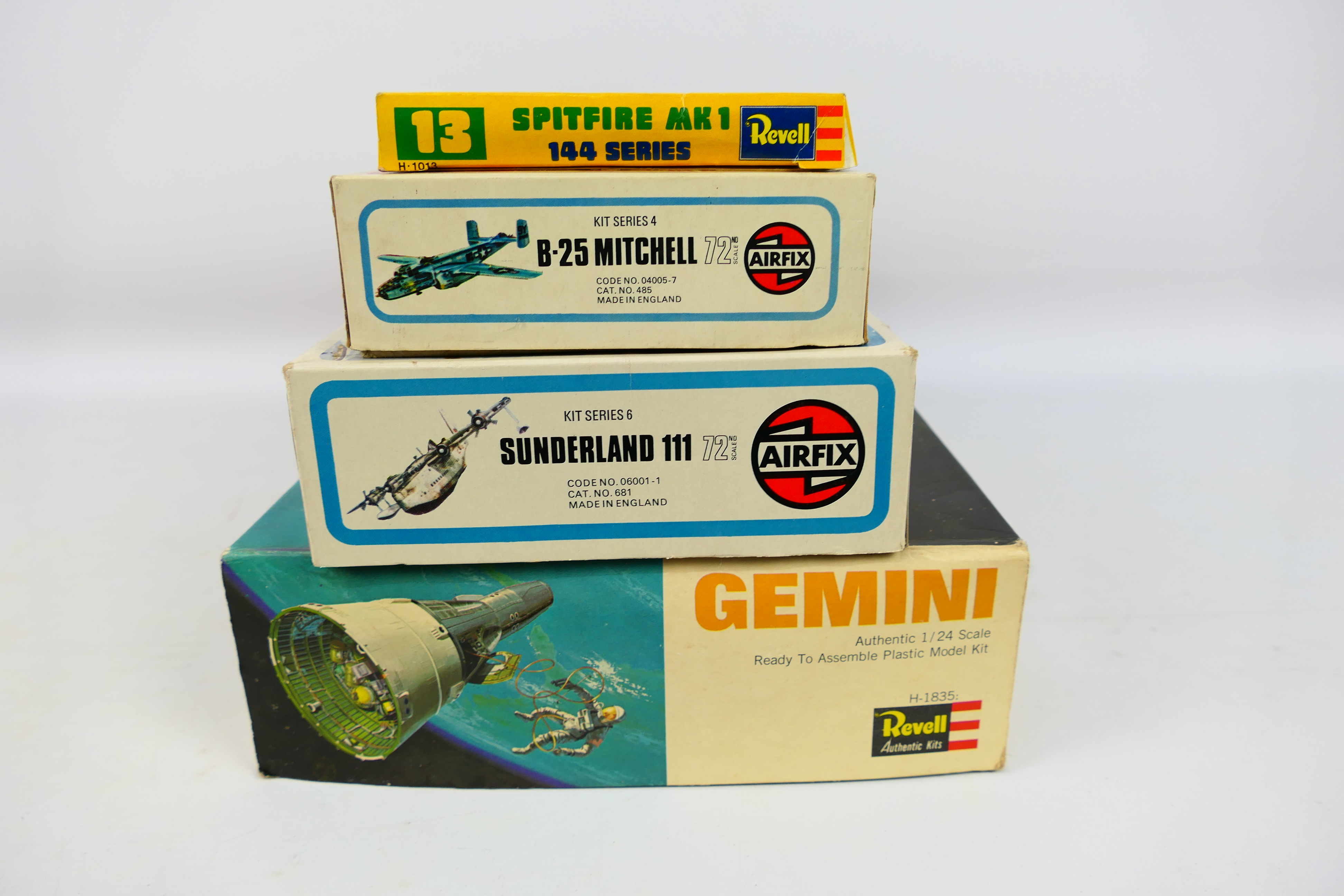 Airfix - Revell - Matchbox - 4 x vintage model kits including Gemini space capsule in 1:24 scale # - Image 12 of 12