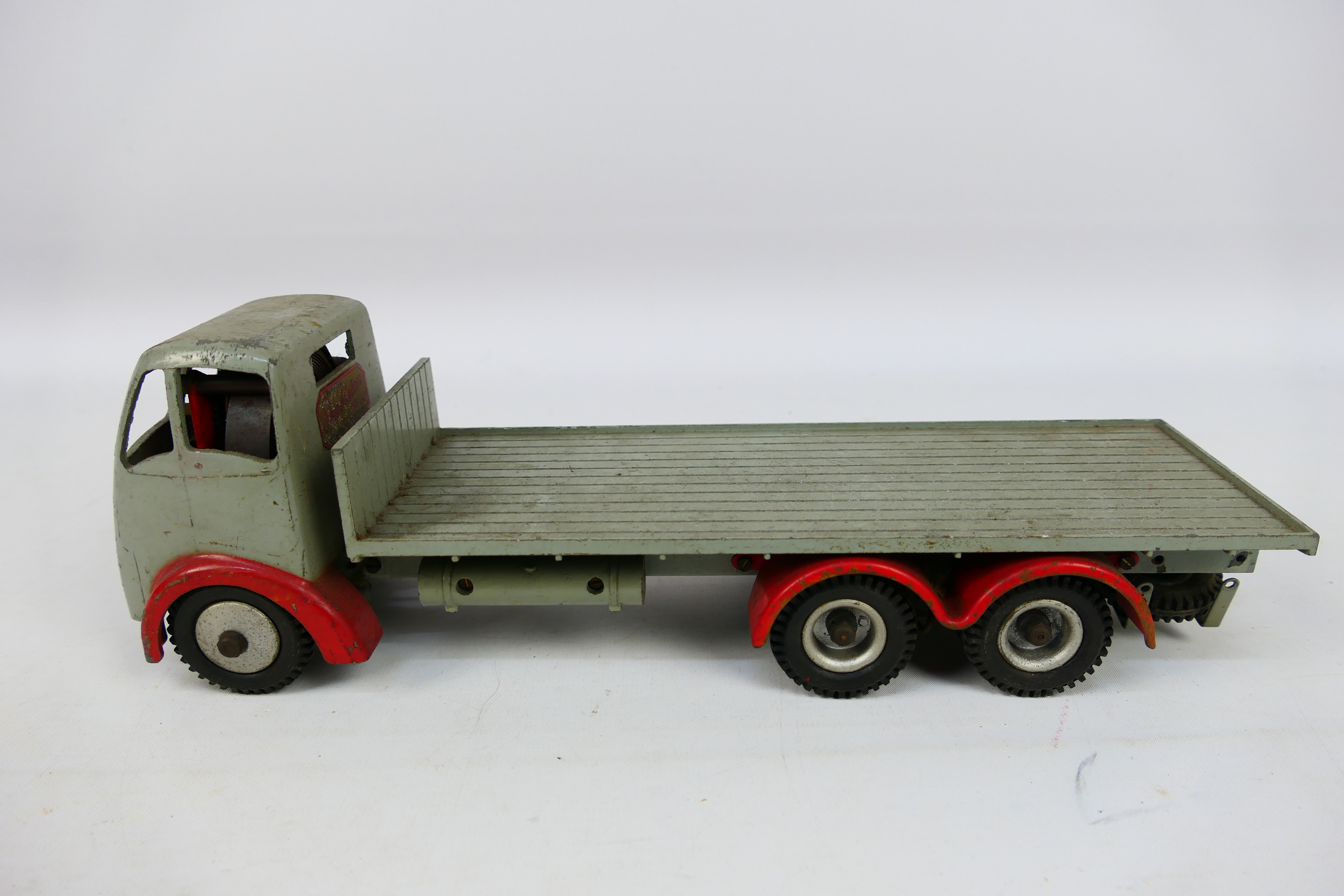 Shackleton - An unboxed Foden FG flat bed lorry by Shackleton in grey and red, - Image 5 of 14