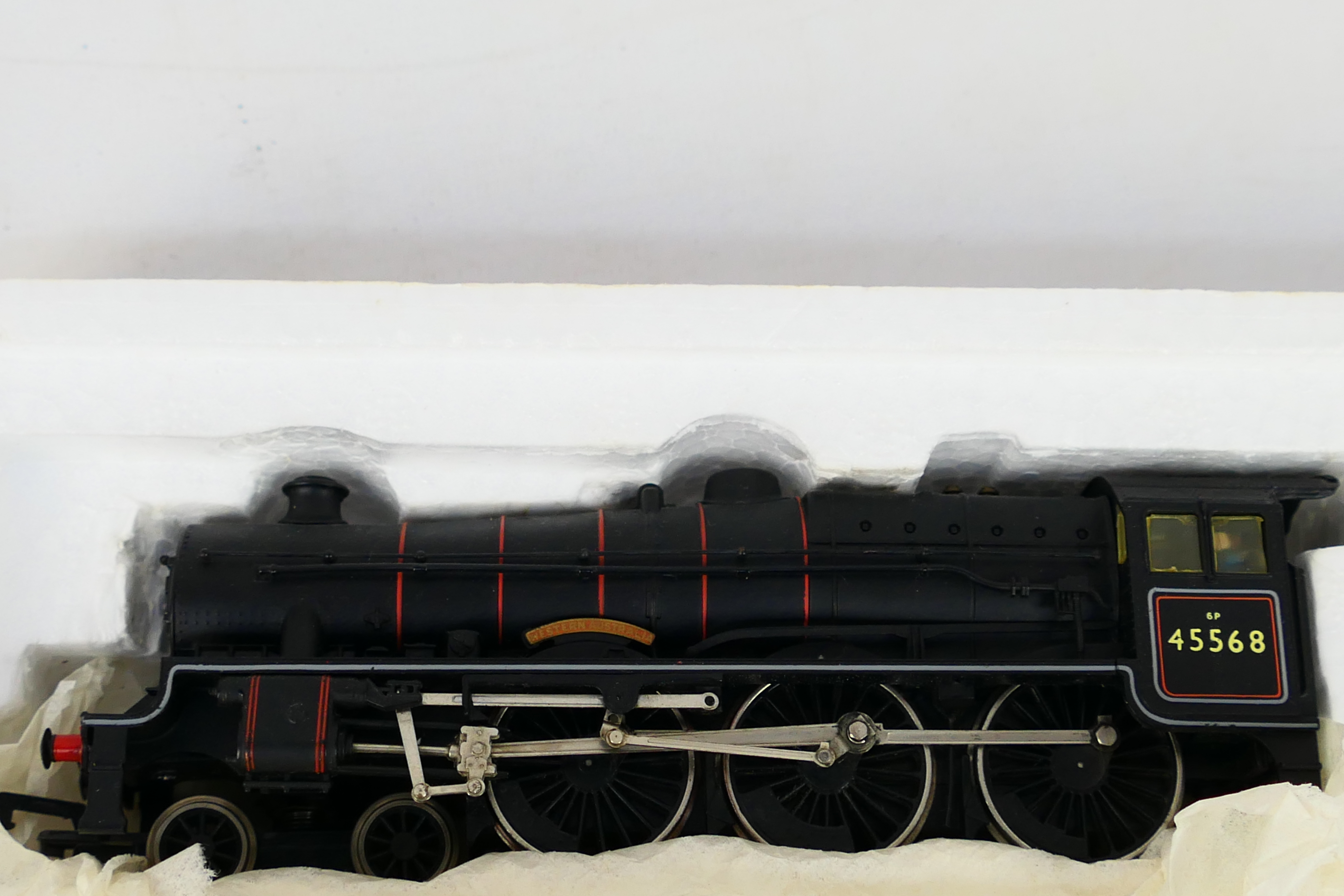 Bachmann - A boxed Bachmann OO gauge #31-152 Jubilee Class 4-6-0 steam locomotive and tender, Op.No. - Image 6 of 6