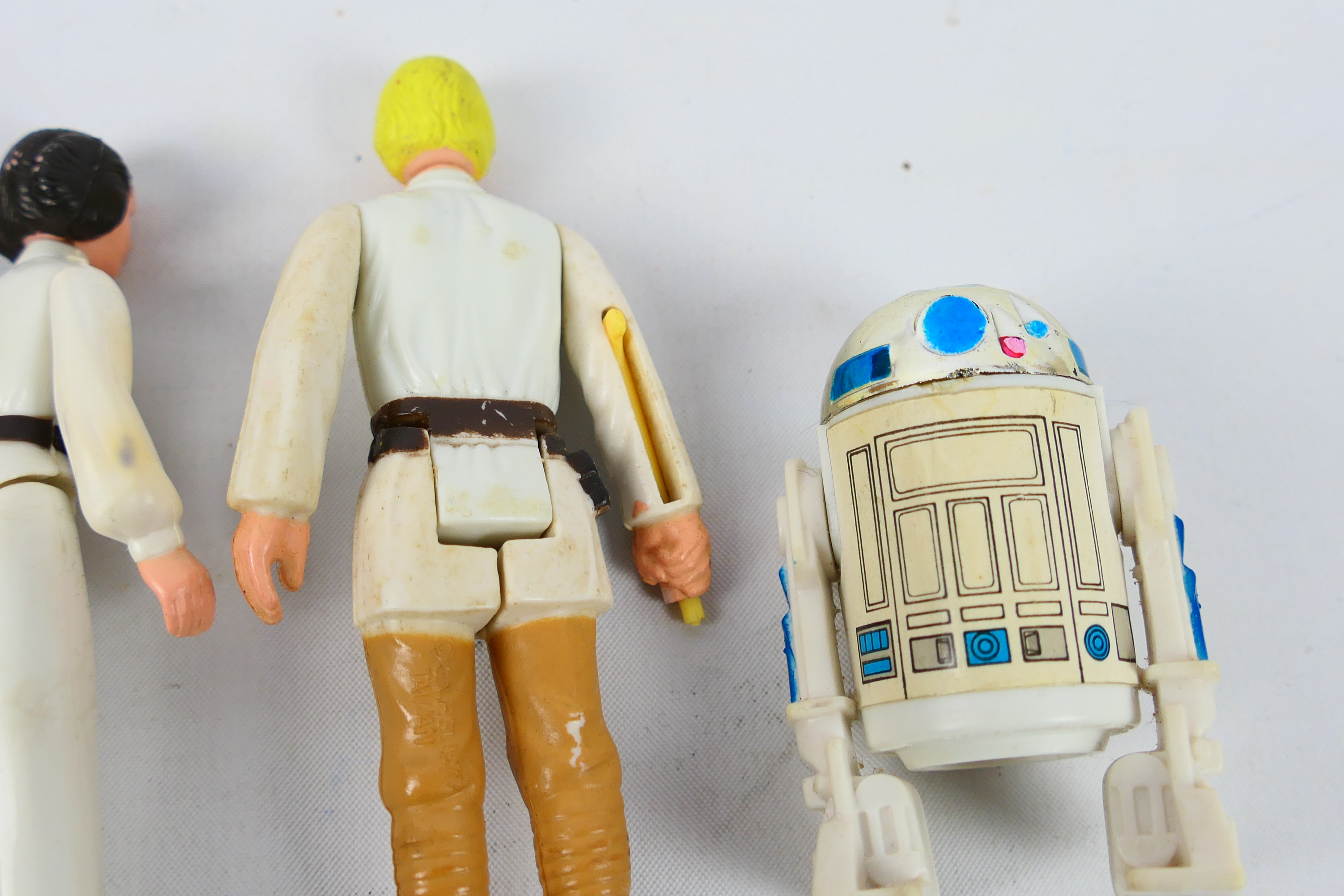 Kenner - Star Wars - A set of Vintage Star Wars Figure of Luke (with damaged light saber), Leia, - Image 6 of 9