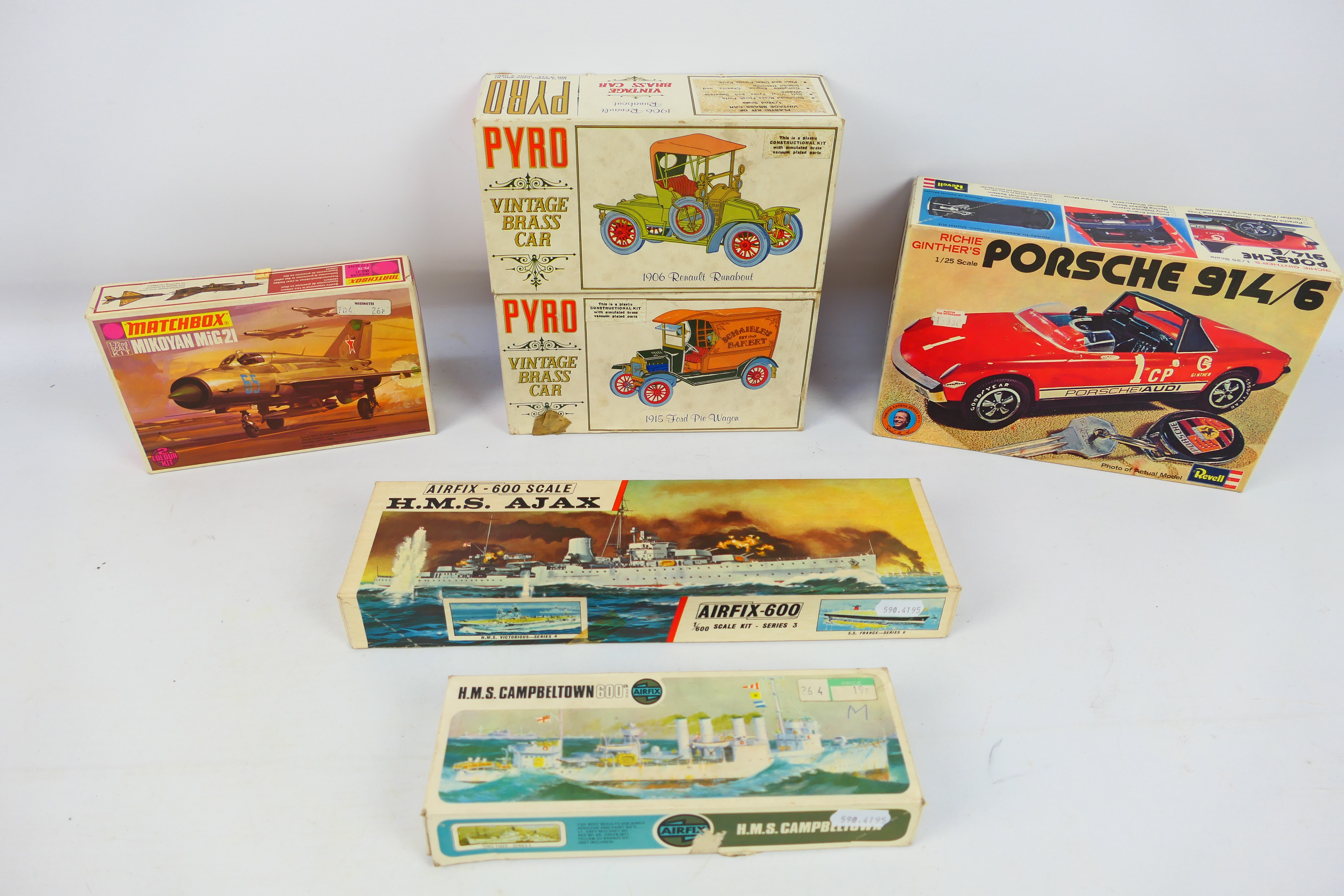 Revell - Pyro - Matchbox - Airfix - A group of part made vintage model kits, - Image 2 of 8