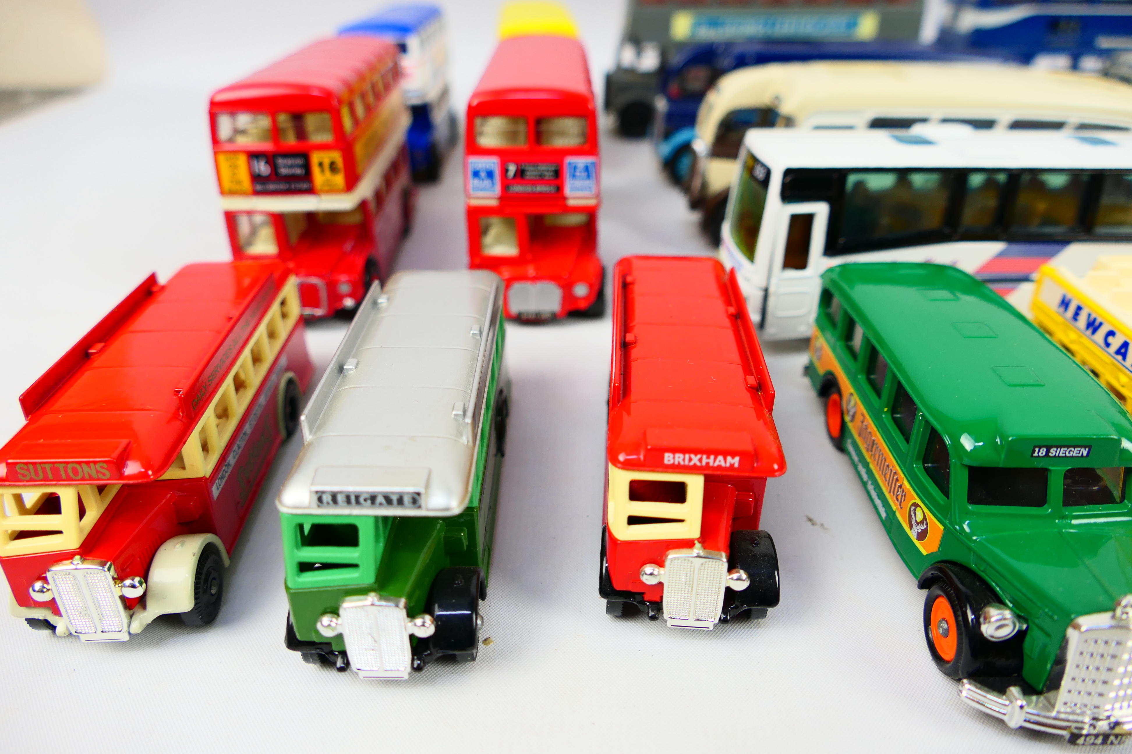 Corgi - Lledo- - A Collection of unboxed Corgi busses and in excellent condition and an assortment - Image 11 of 18