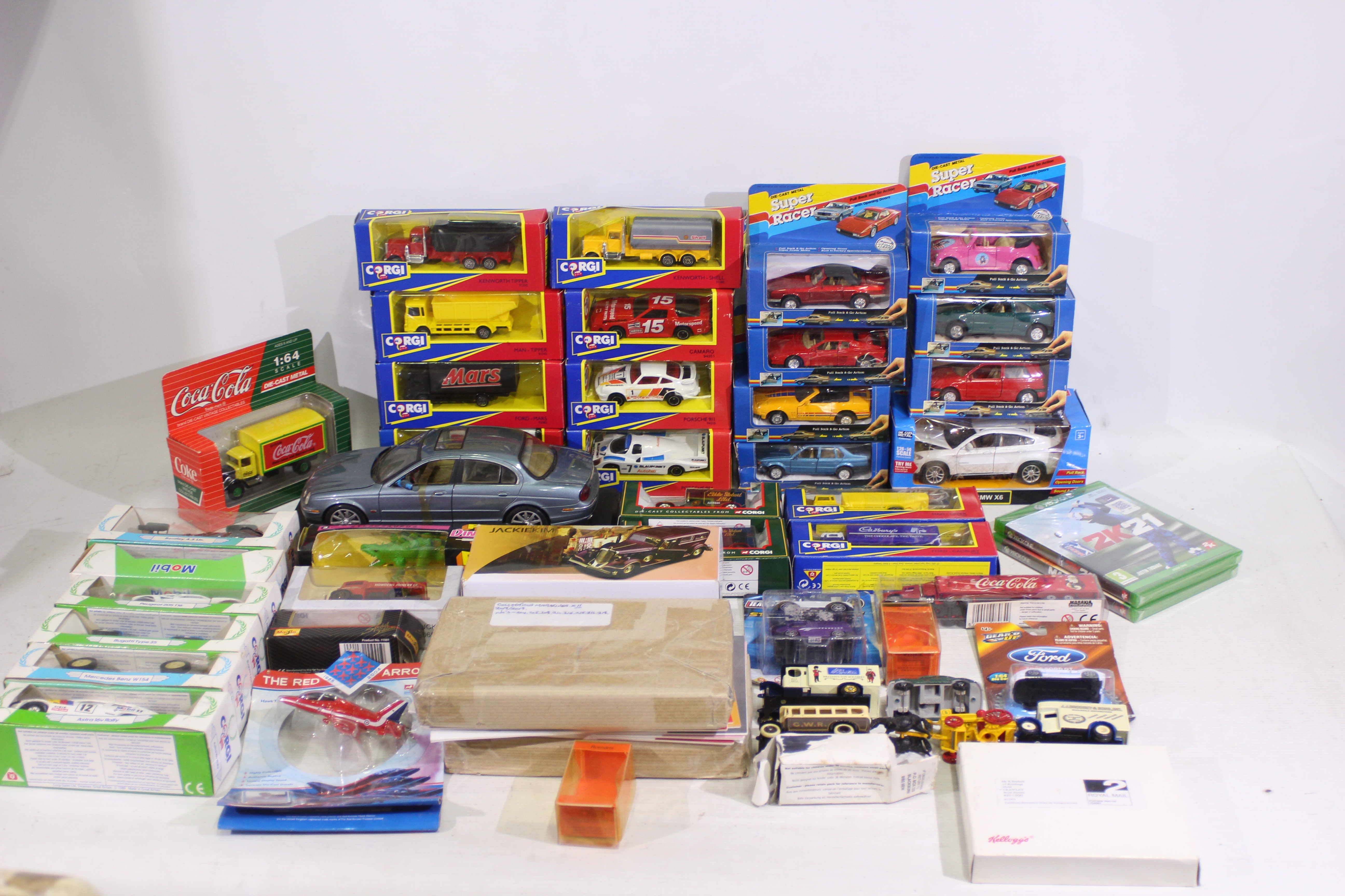 Corgi - Others - A mixed lot of mainly boxed diecast and plastic model vehicles in a variety of