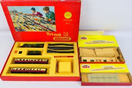 Tri-ang - Hornby Dublo - A boxed OO gauge train set with Princess Elizabeth locomotive and 2 x