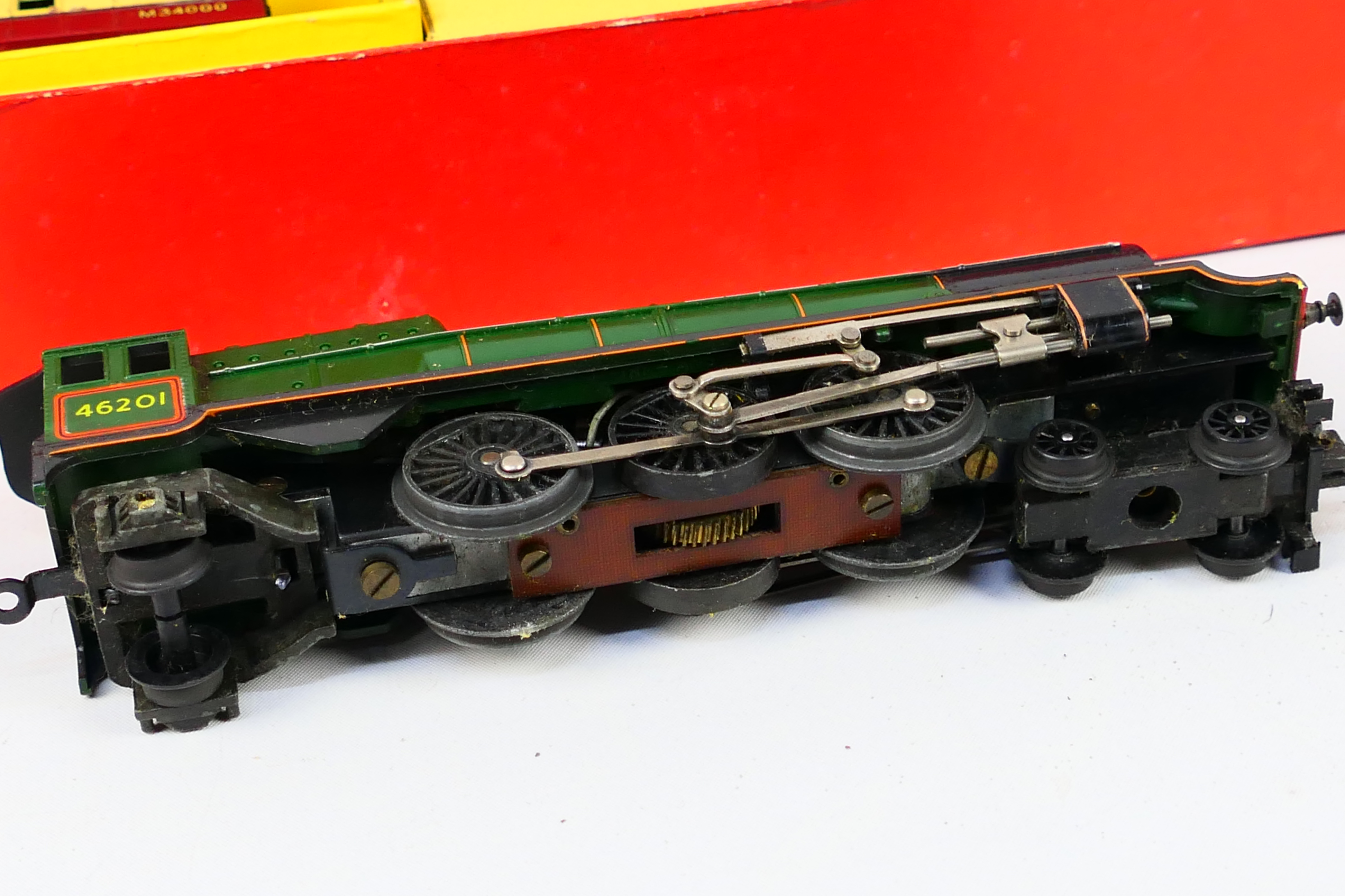 Tri-ang - Hornby Dublo - A boxed OO gauge train set with Princess Elizabeth locomotive and 2 x - Image 5 of 8