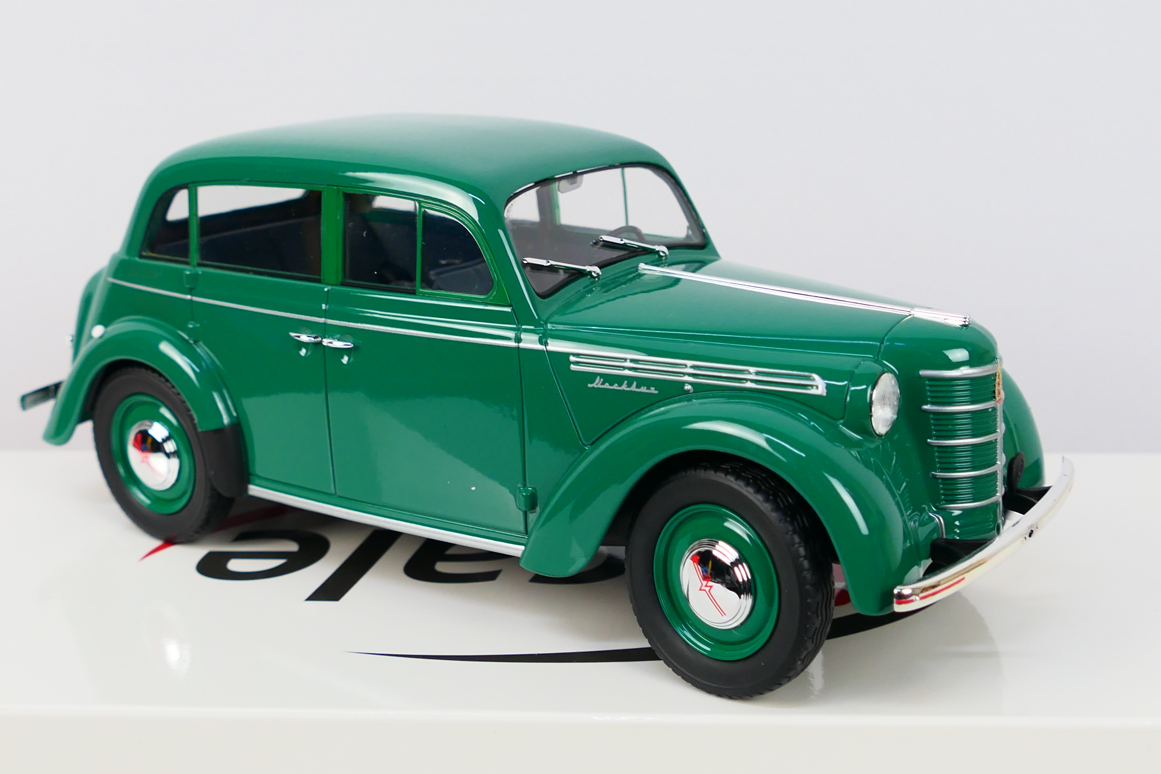 i-Scale - A boxed 1:18 scale i-Scale Moskvich 400. - Image 6 of 6