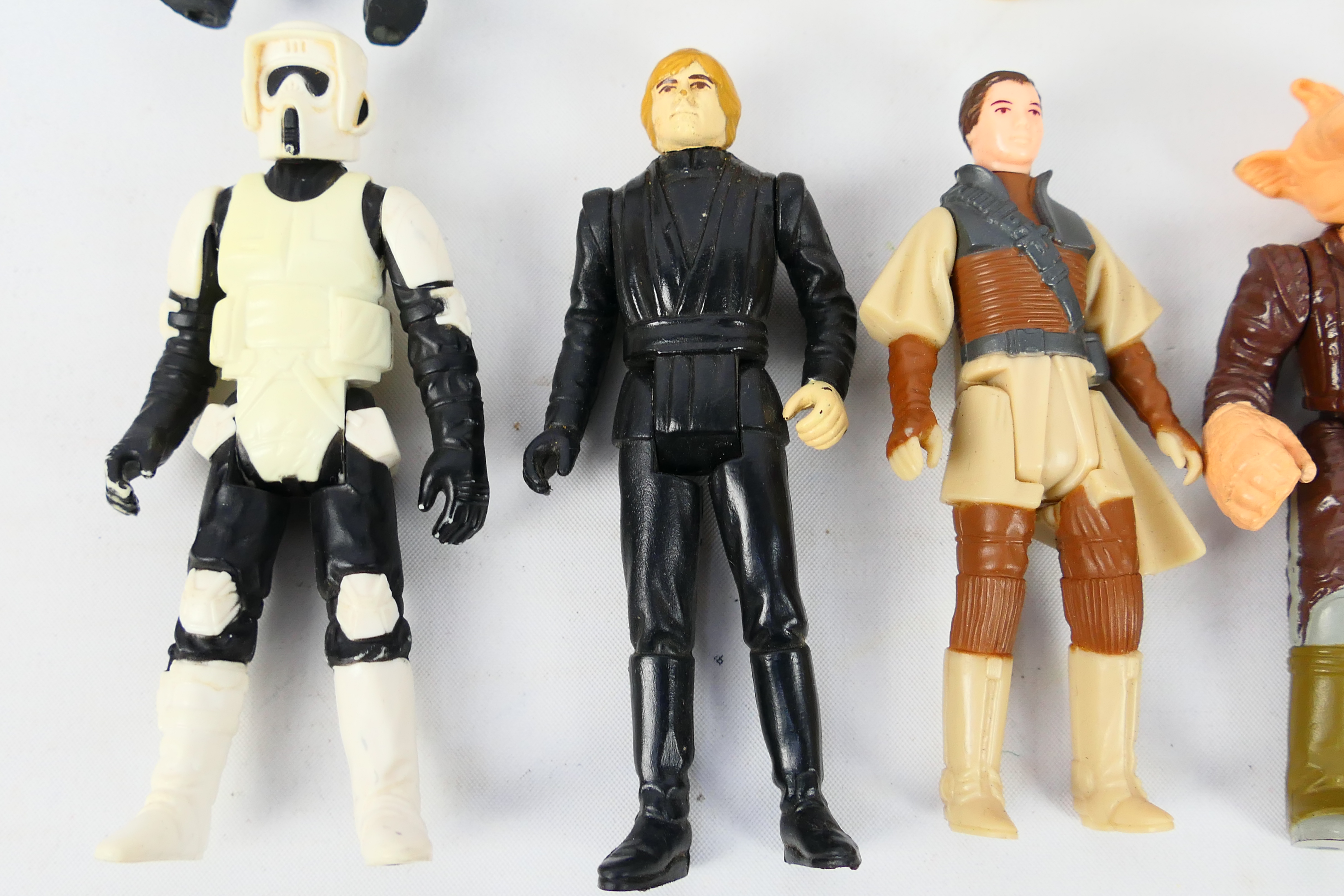 Kenner - Star Wars - A Collection of twelve Vintage Star Wars Figures from 1983 comprising of Chief - Image 4 of 10