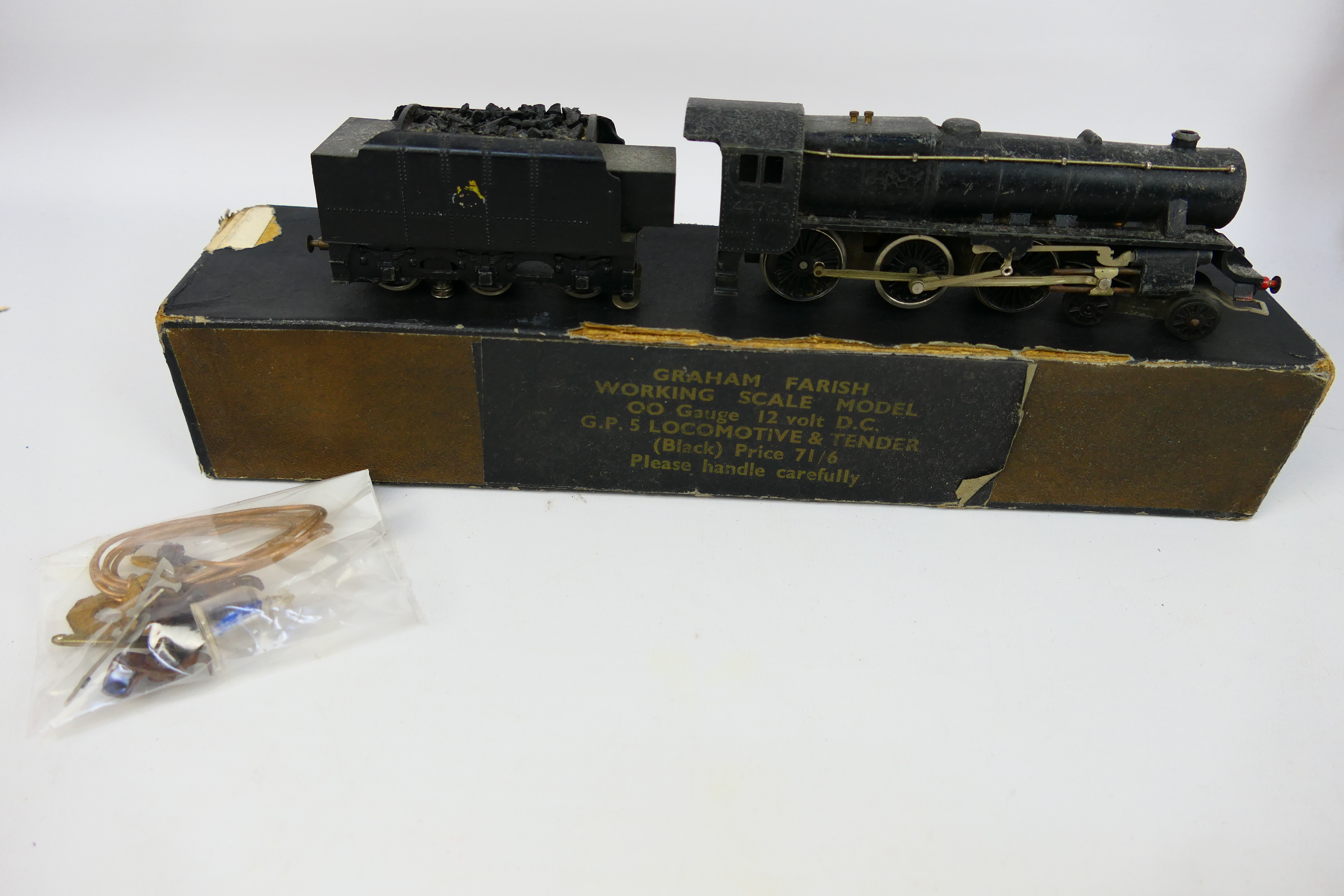 Graham Farish - A boxed vintage Graham Farish OO gauge electric train set with locomotive and - Image 7 of 18