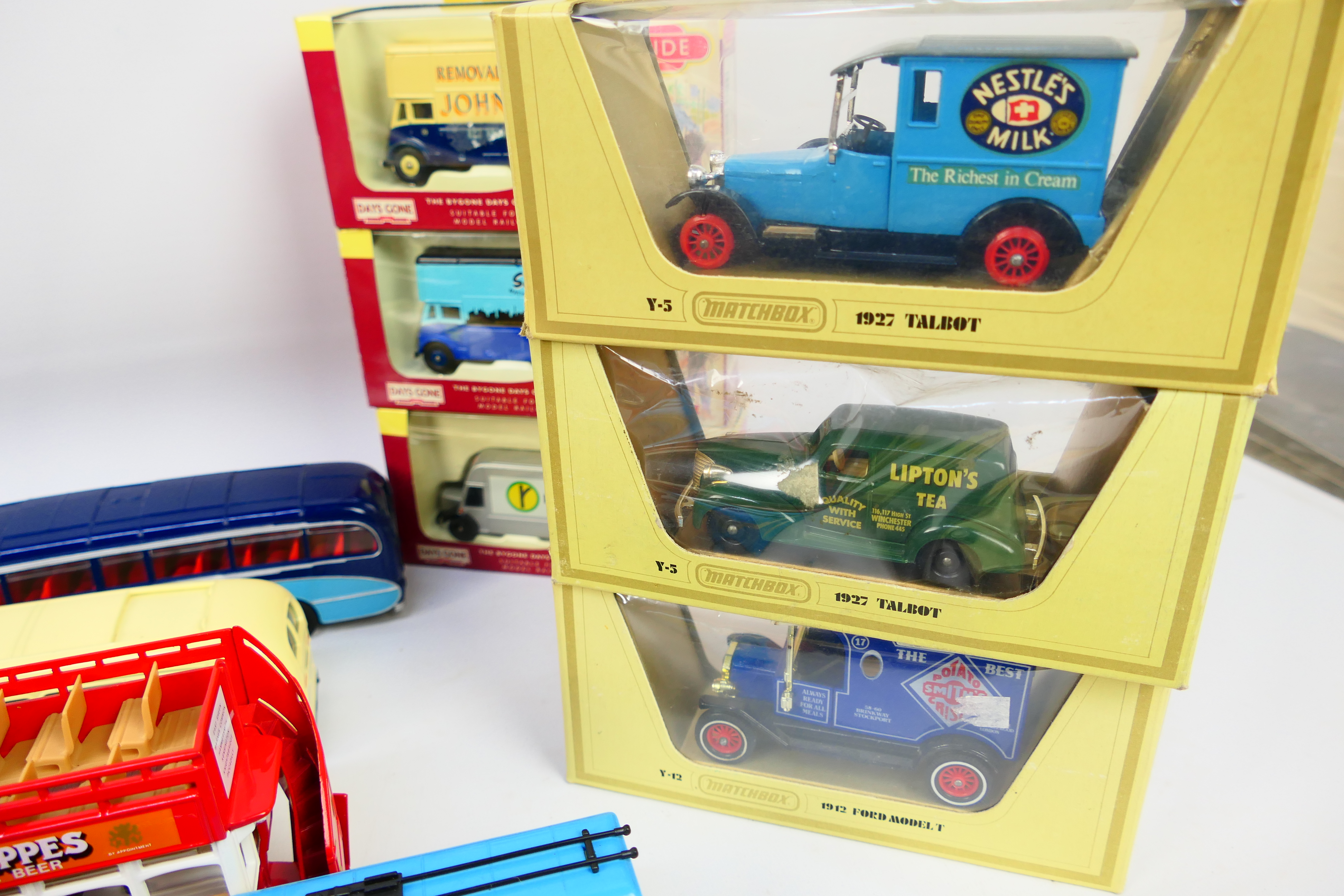 Corgi - Lledo- - A Collection of unboxed Corgi busses and in excellent condition and an assortment - Image 16 of 18