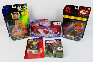 Kenner - Hasbro - Hot Wheels - Star Wars - A collection of five blister packs including a Hassk