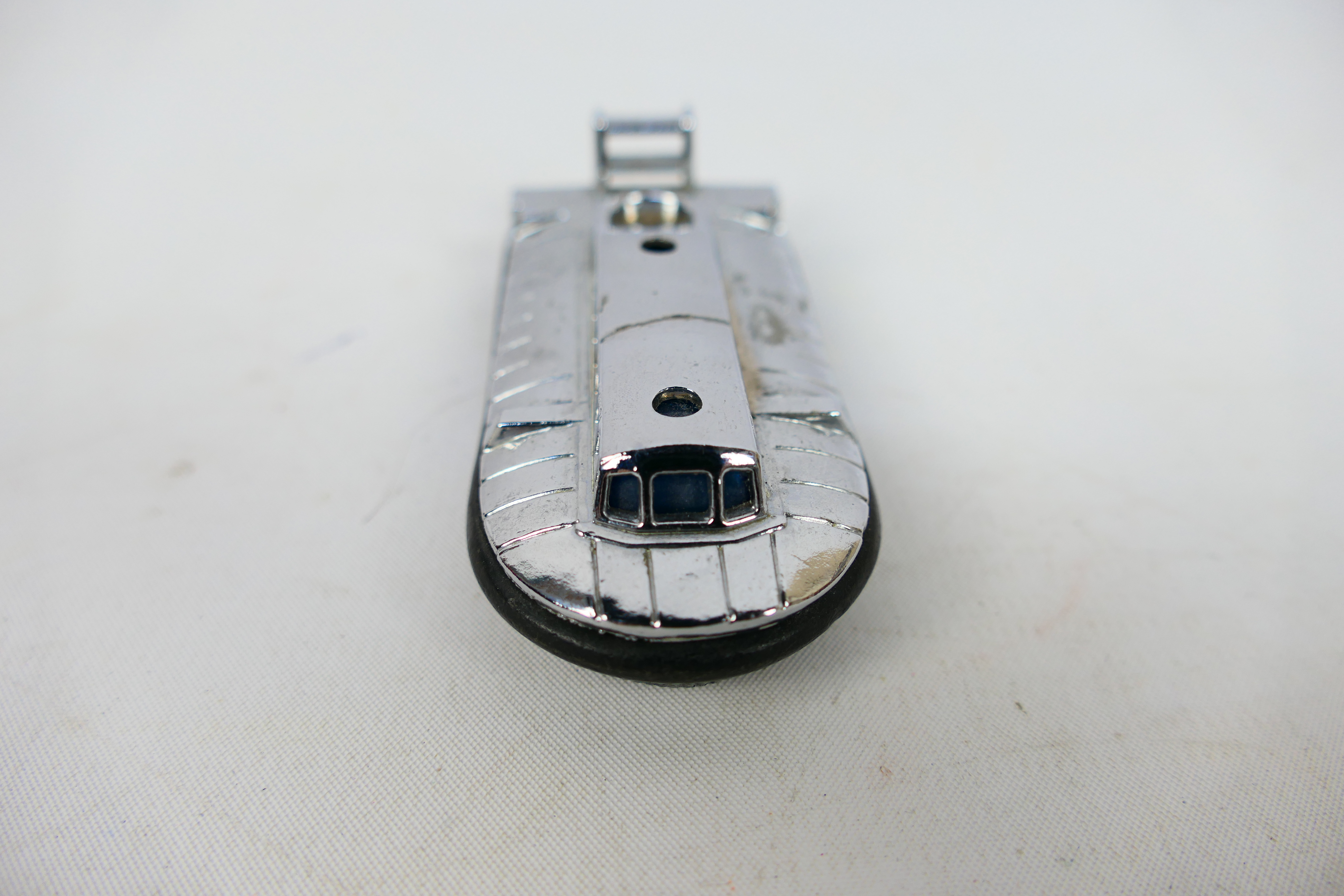 Matchbox - An unboxed possible pre production SRN6 Hovercraft # 72 in a chromed or polished finish. - Image 4 of 12