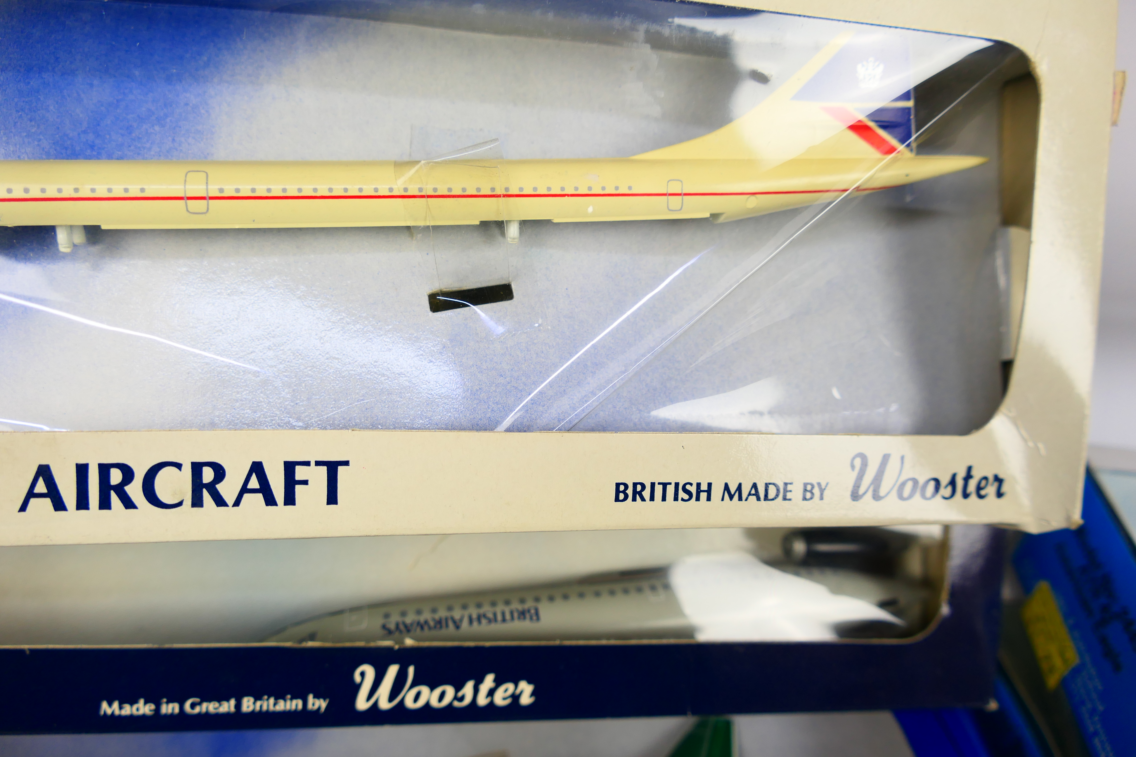 Wooster - Others - A mixed collection of 21 plastic commercial airline model aircraft kits in - Image 9 of 10