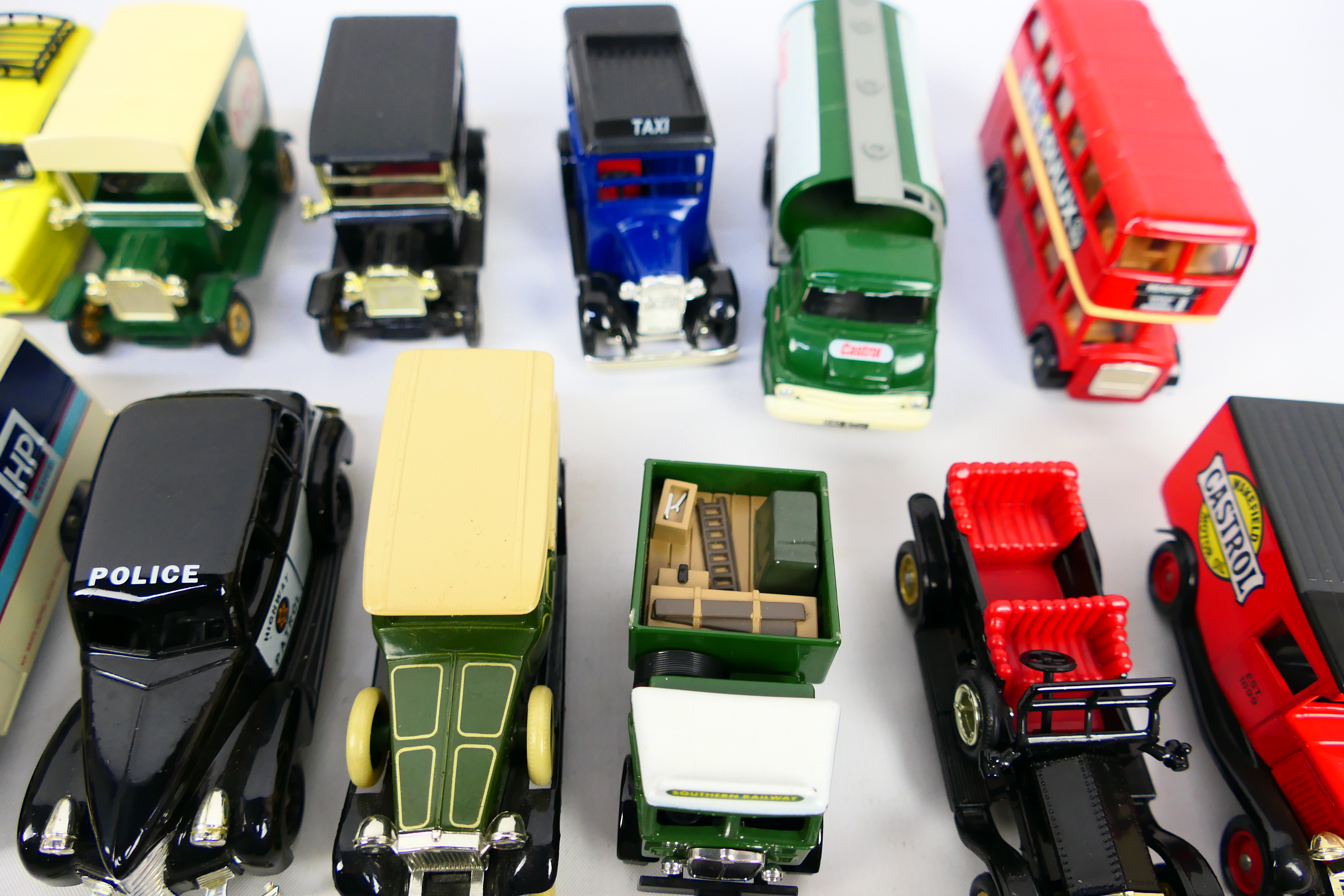Vanguards - Lledo - Corgi - An assortment of approximately 40 unboxed vehicles from various brands - Image 6 of 8