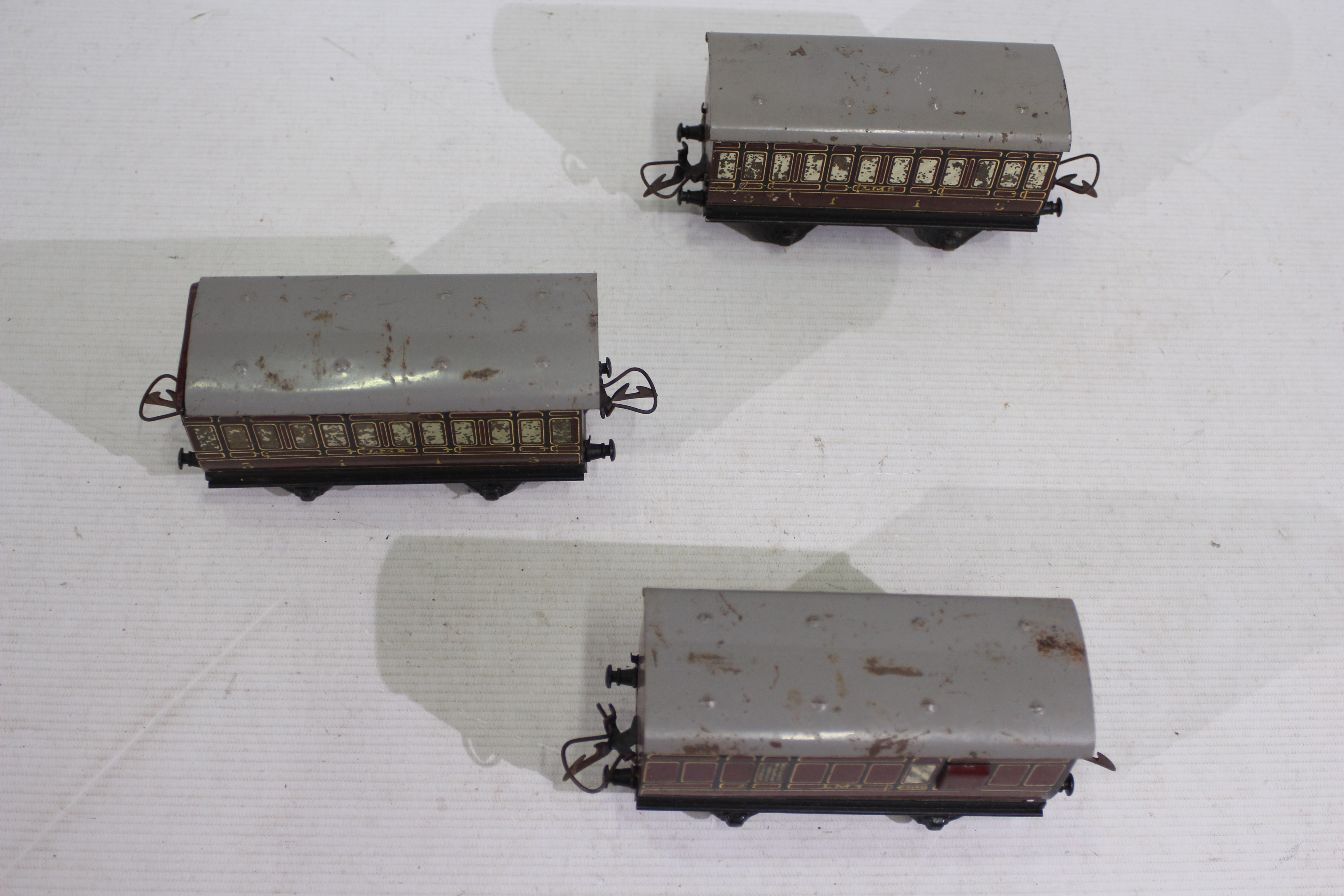 Hornby - A boxed O gauge clockwork Passenger Train Set # 501. - Image 7 of 9