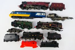 Hornby - 3 x Dublo locomotives with a several incomplete models.