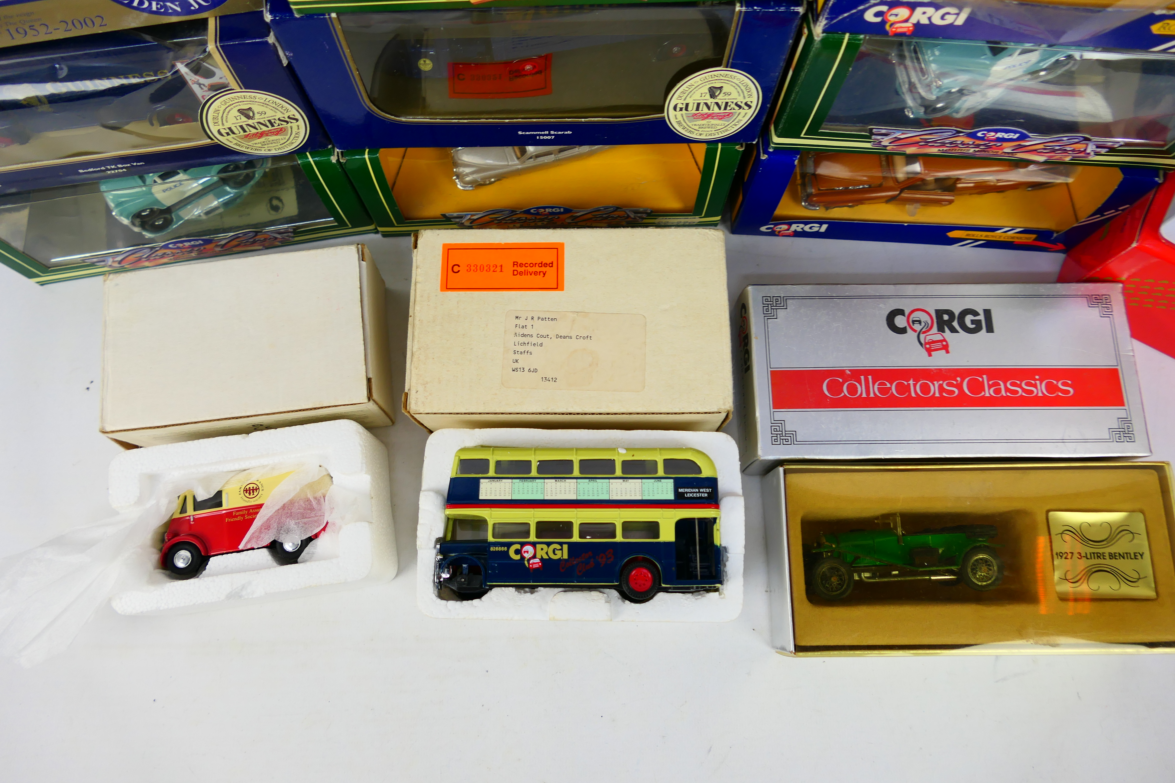 Corgi - 17 boxed diecast model vehicles in various scales from several Corgi series. - Image 4 of 4