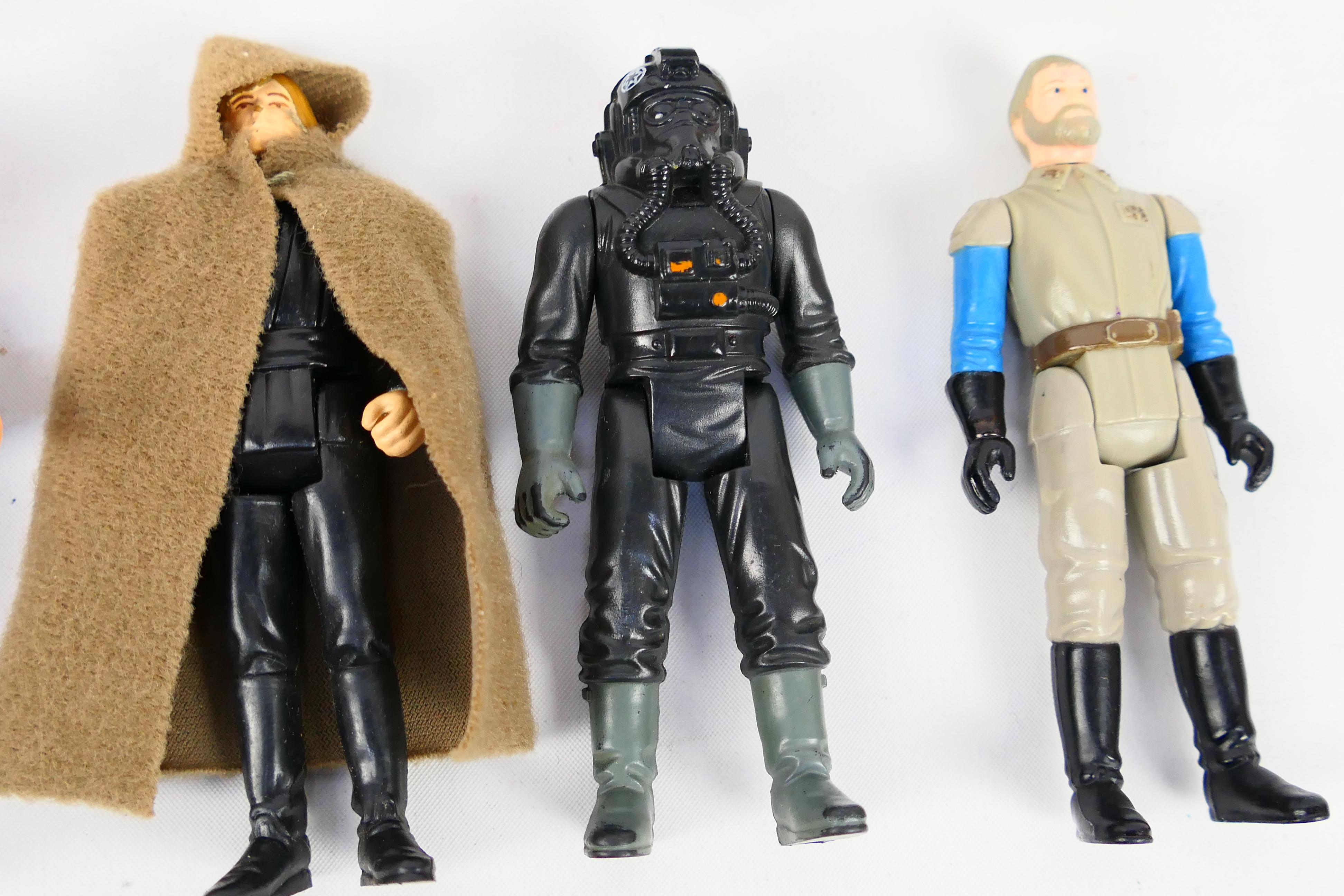 Kenner - Star Wars - A Collection of twelve Vintage Star Wars Figures from 1983 comprising of Endor - Image 5 of 9