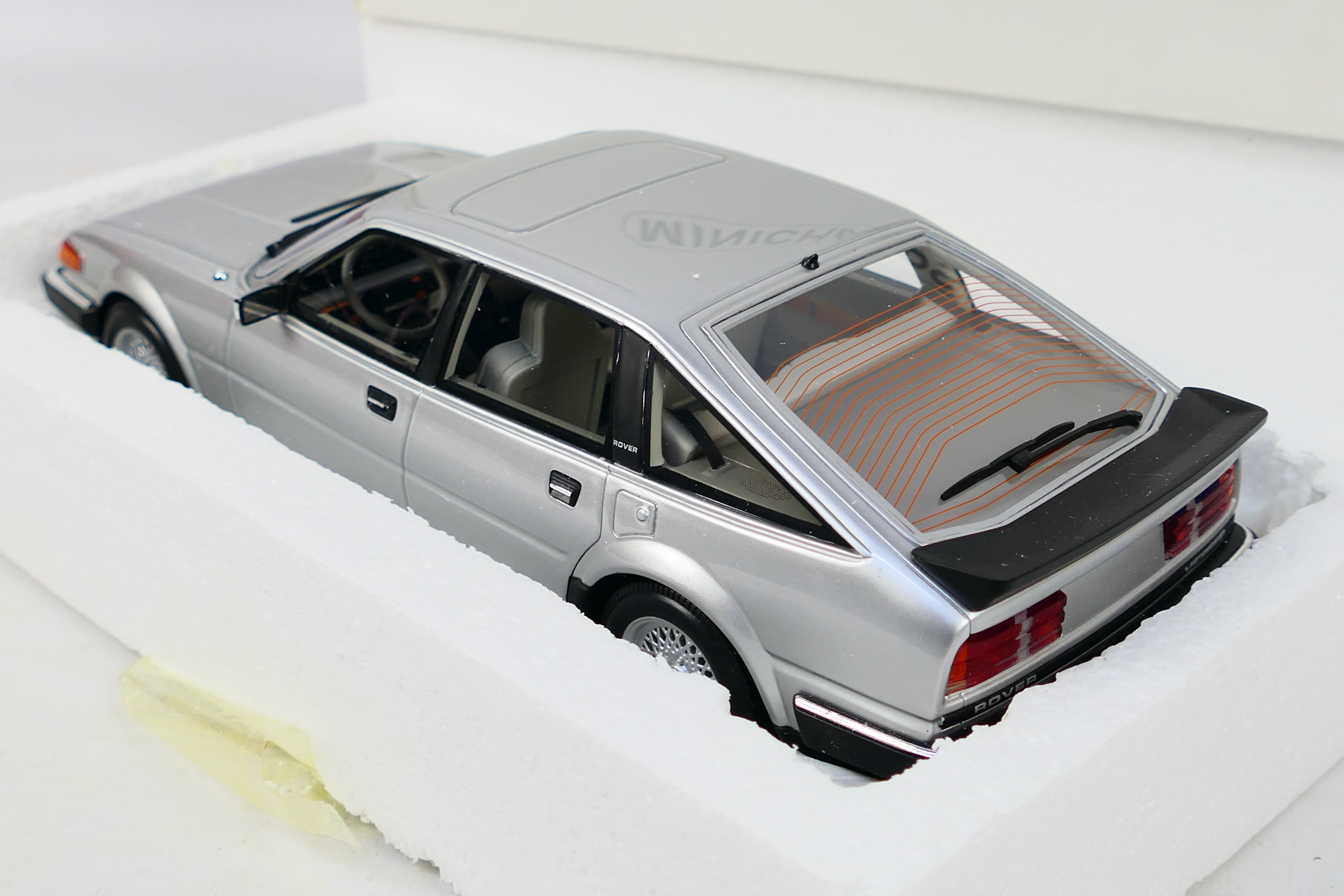 Minichamps - A boxed Minichamps #107138402 1:18 scale Rover Vitesse 3.5 V* 1986. - Image 4 of 5