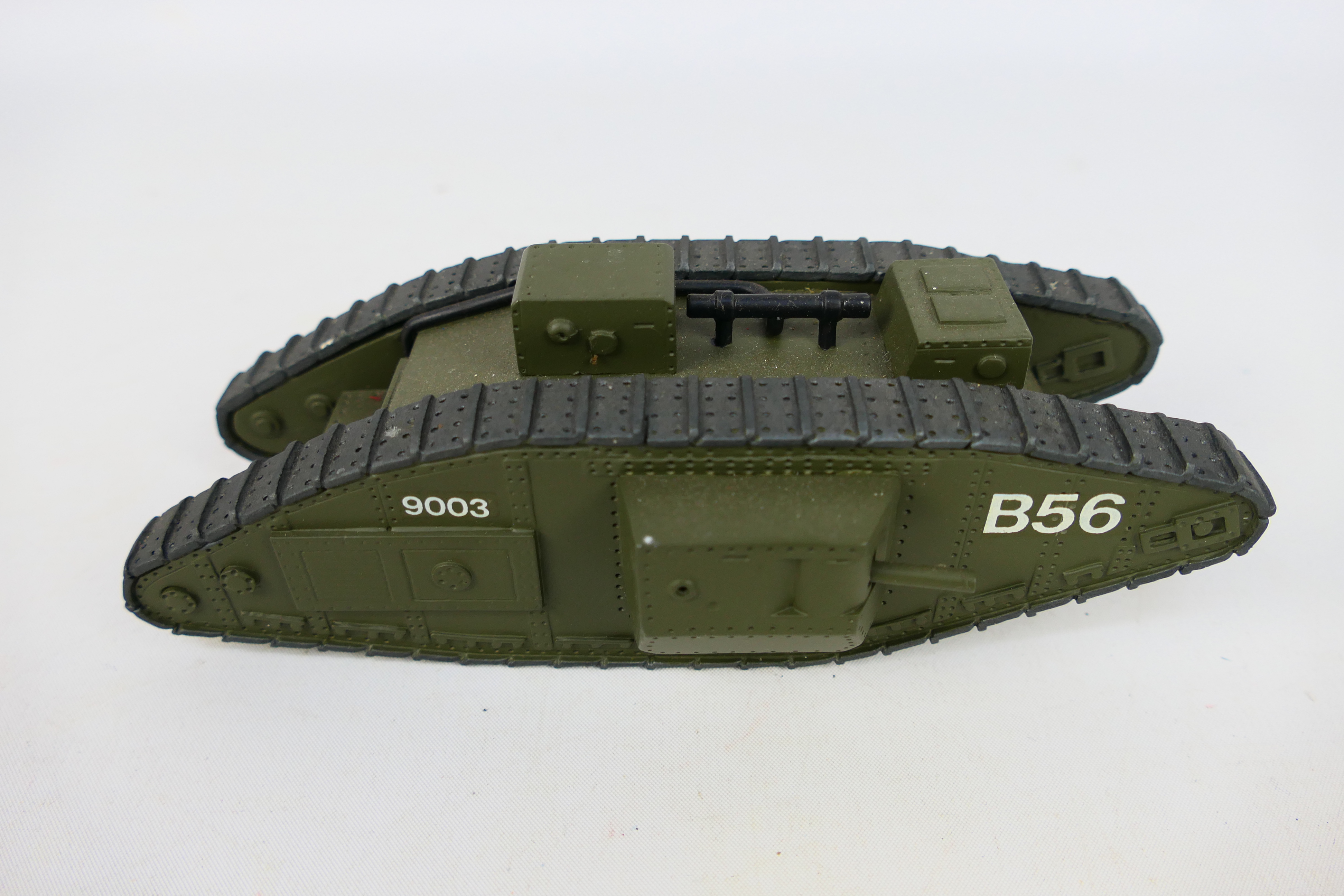 Hart Models - A white metal and resin Mark V tank in 1:48 scale. - Image 3 of 10