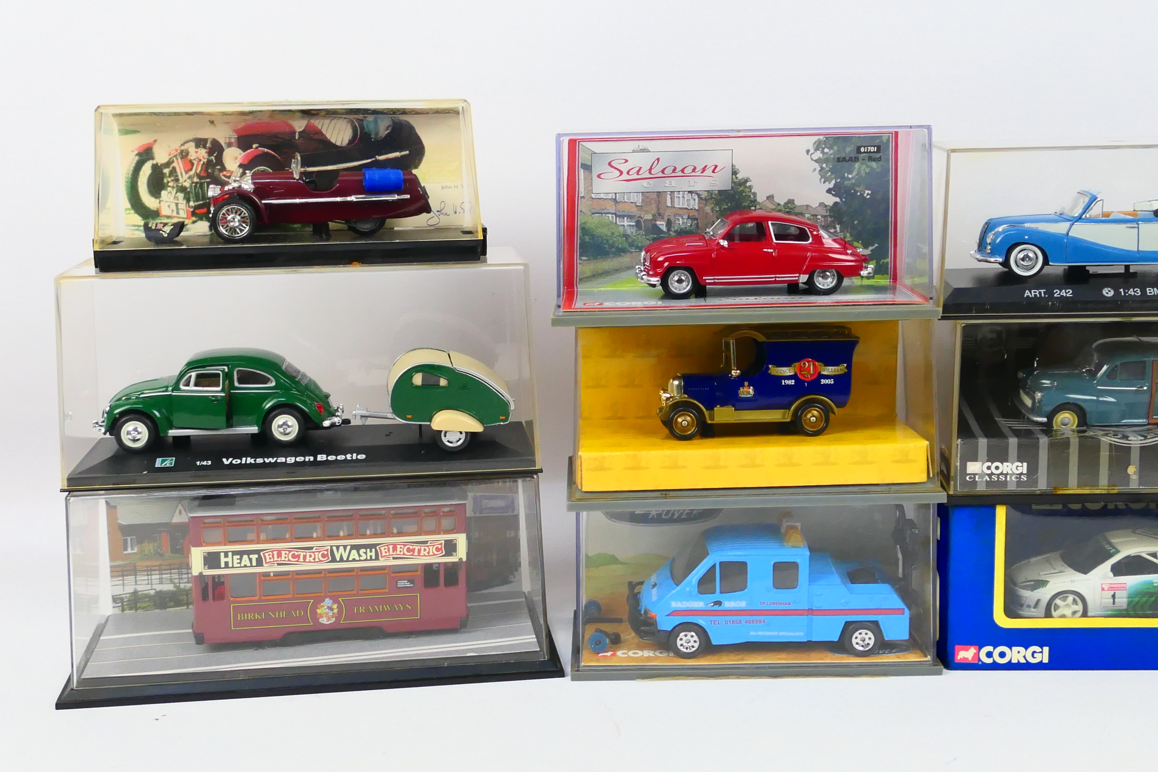 Corgi - Brumm - An assortment of Cars in Display cases (5 Corgi's, 2 Brumm's, rest are unknown). - Bild 2 aus 3