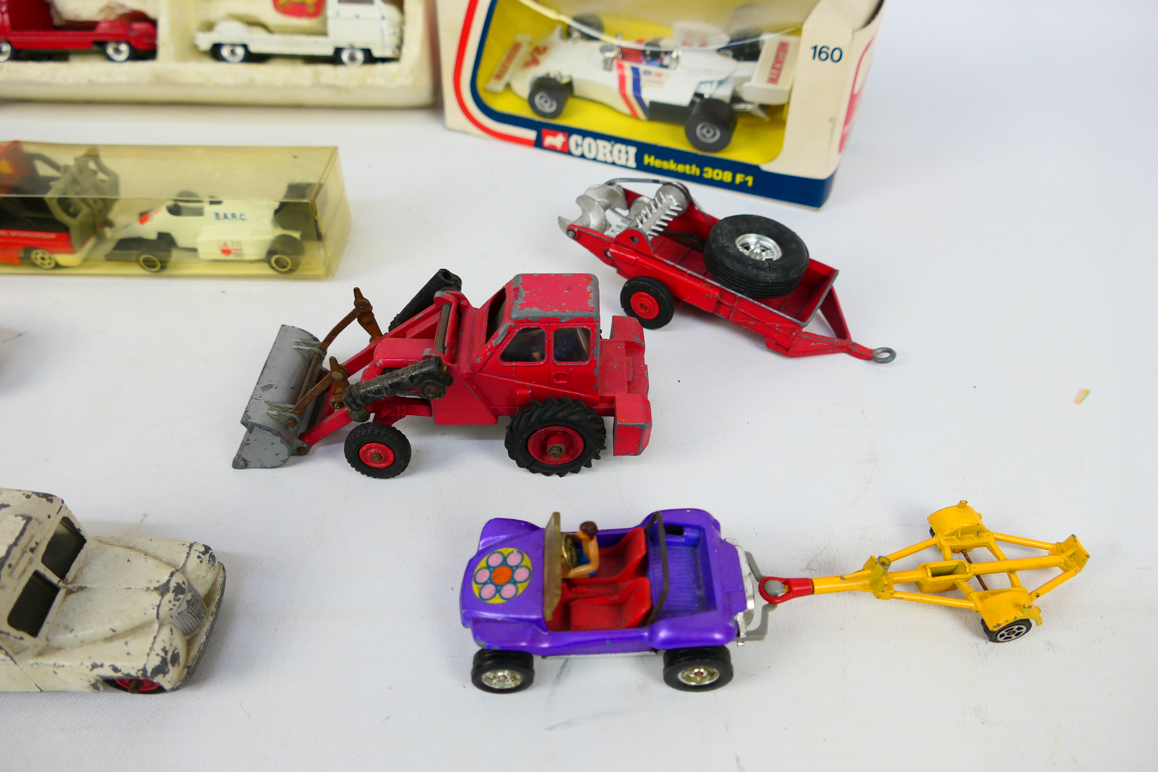 Dinky - Matchbox - Corgi - A collection of diecast model vehicle comprising of a boxed Corgi - Image 10 of 14