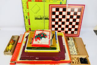 Waddingtons - Others - A collection of vintage games and toys, including Spirograph, Risk,