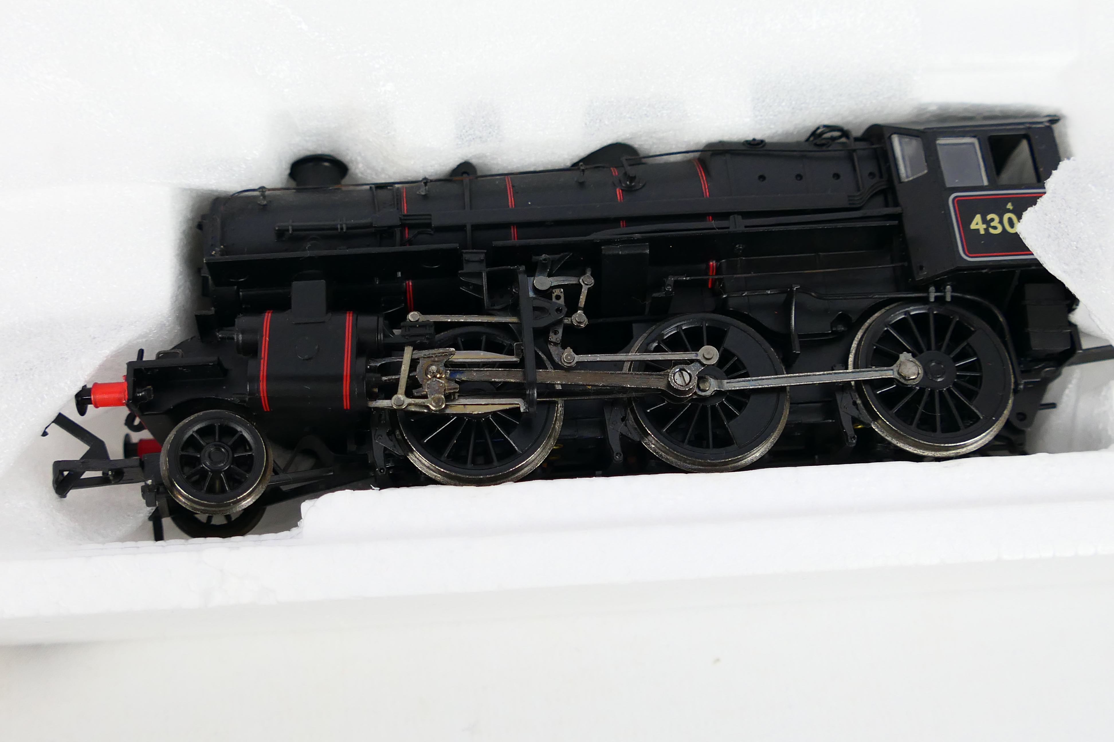 Bachmann - A boxed Bachmann OO gauge DCC READY #32-576 Ivatt Class 4 2-6-0 steam locomotive and - Image 7 of 8