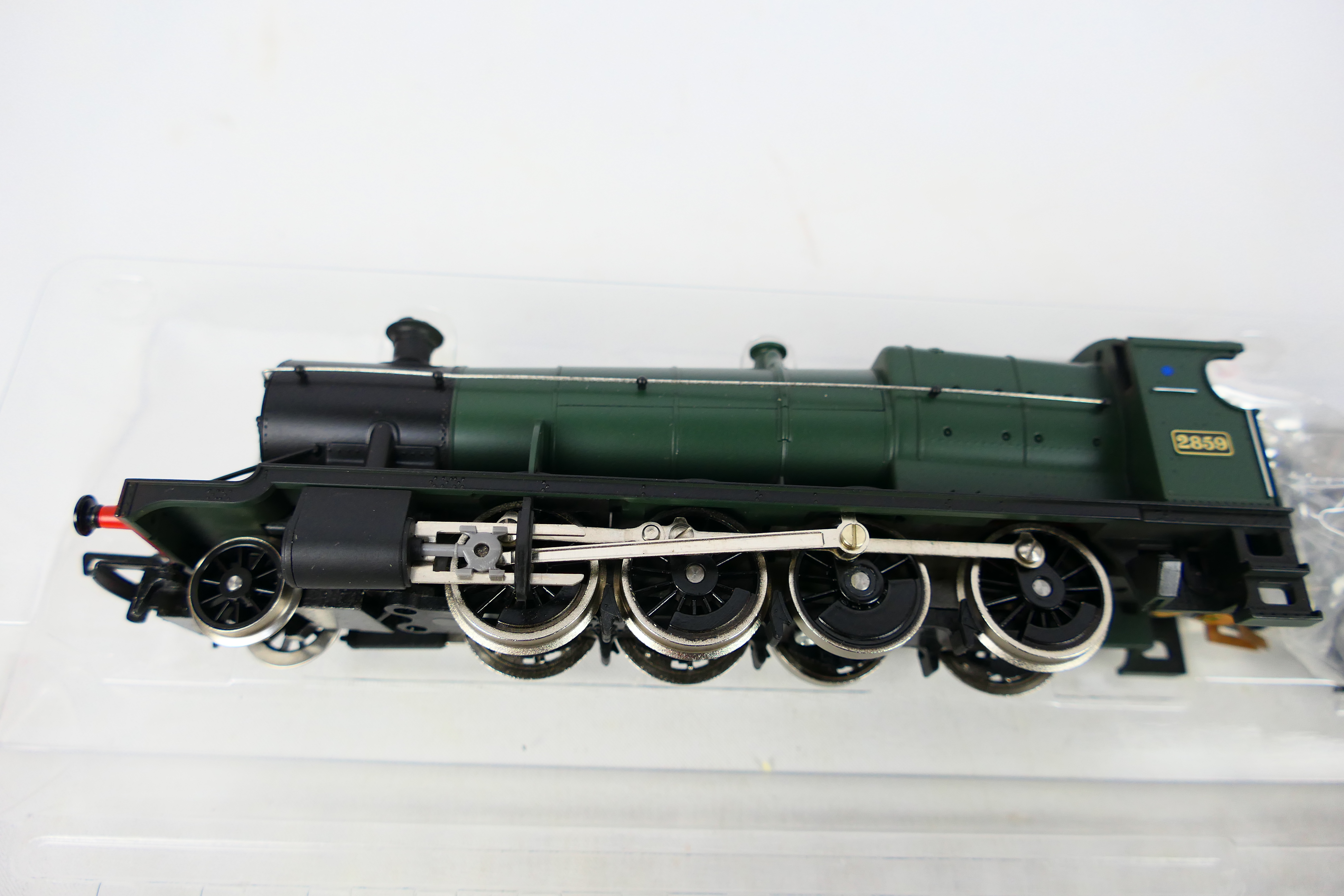 Hornby - A boxed Hornby R532 OO gauge 2-8-0 Class 28XX steam locomotive and tender Op.No. - Image 4 of 6