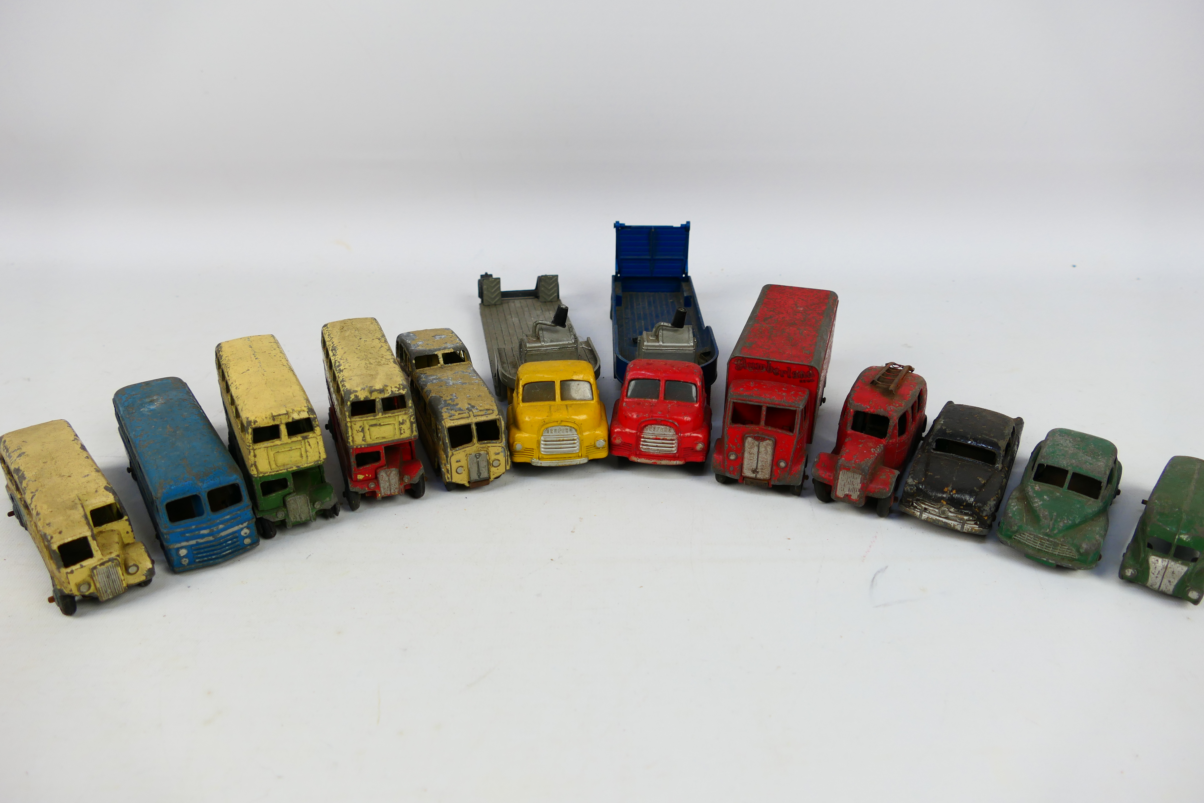 Dinky - Corgi - A collection of unboxed vehicles including Guy Slumberland van # 514, - Image 6 of 10