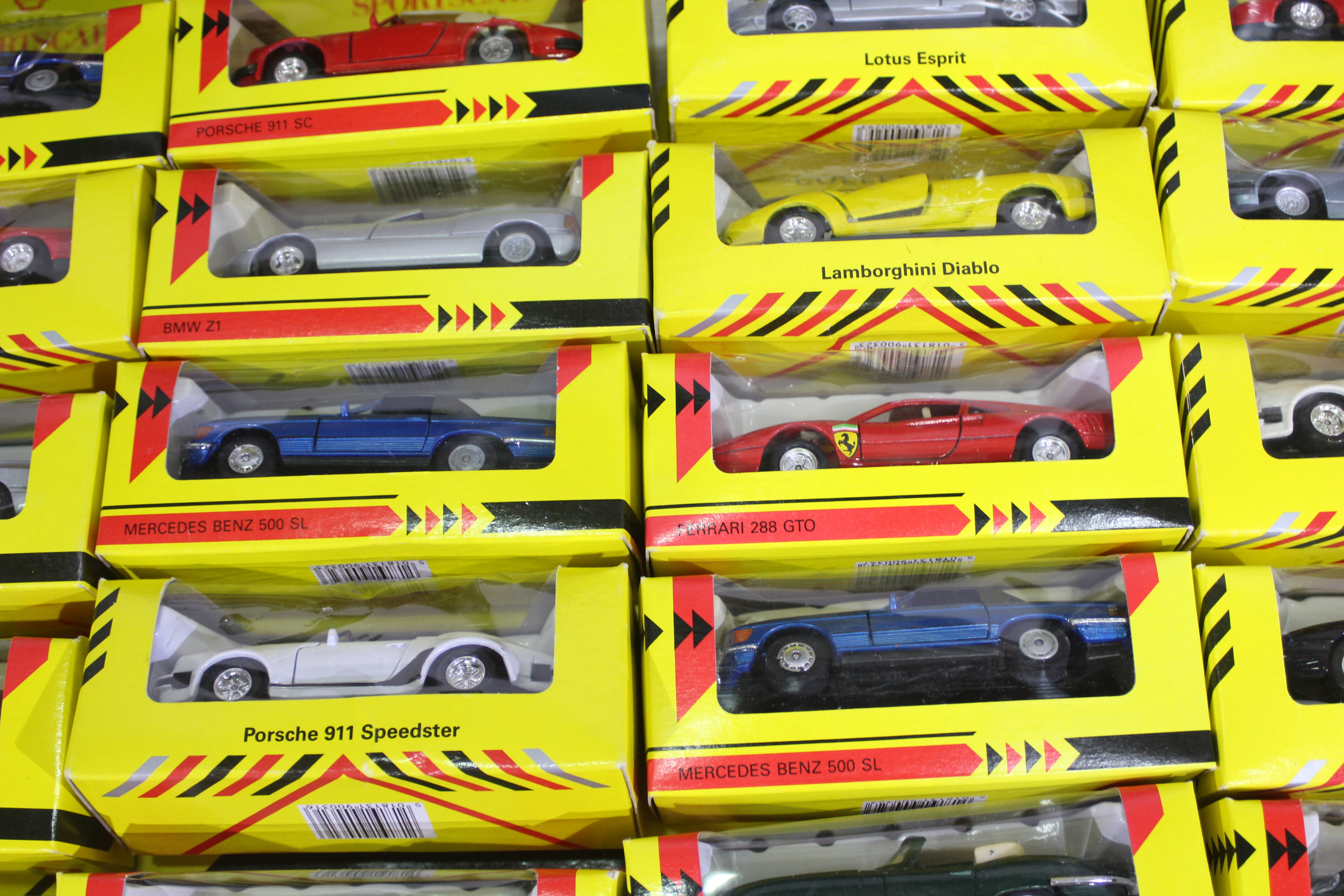 Shell Collection - Maisto - Other - Over 40 boxed diecast and plastic model vehicles. - Image 4 of 6